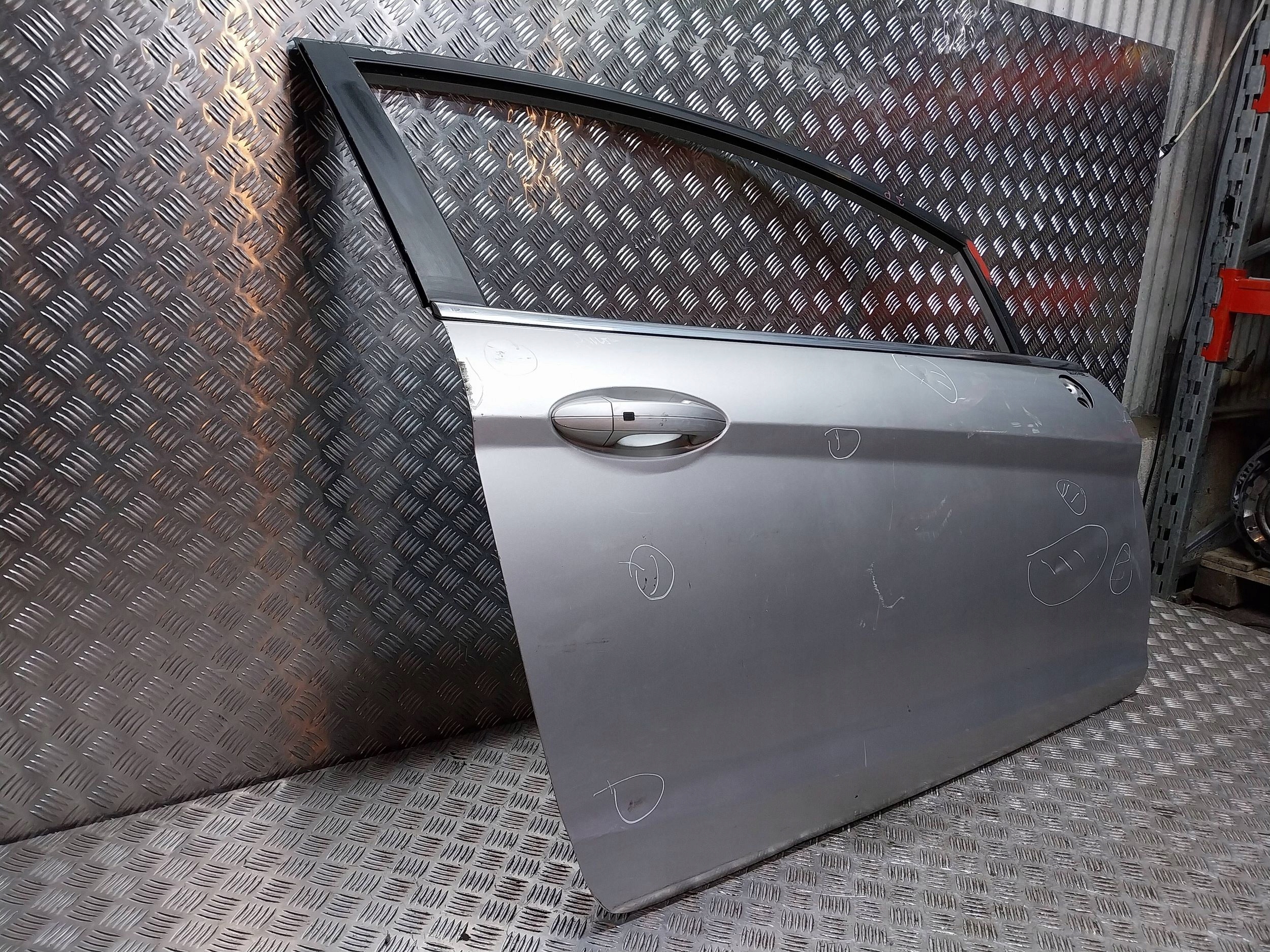 door right FORD FIESTA MK7 3D 07