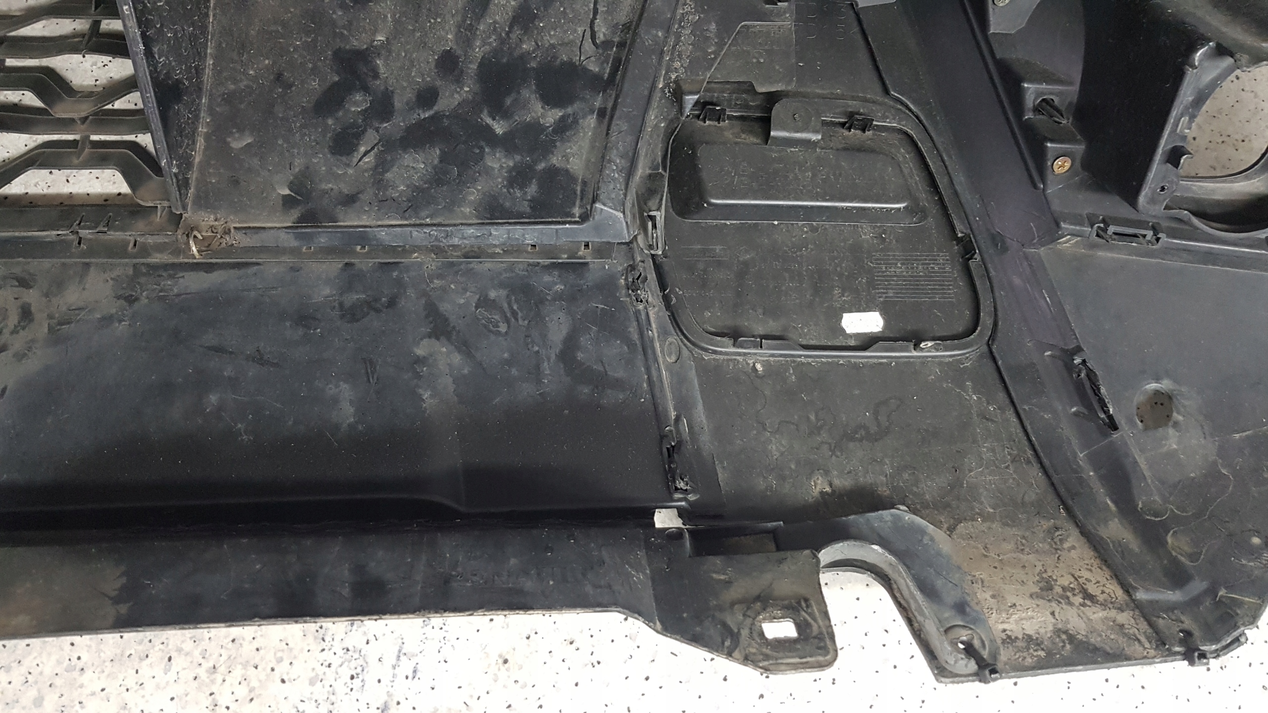 DACIA DUSTER 2 II LIFT 2021 - bumper front 2985