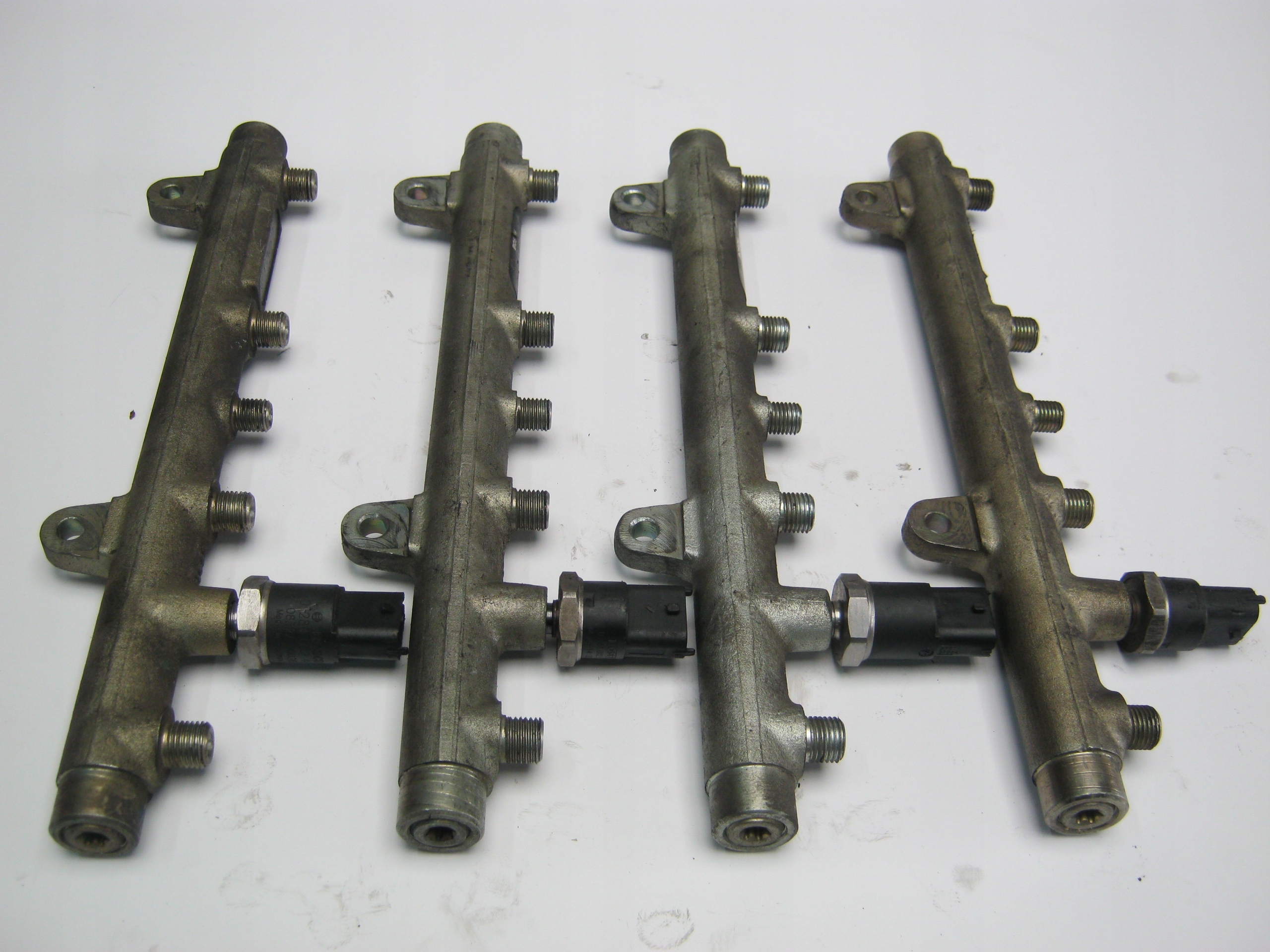 injection ramp RENAULT 1.9 DCI 0445214015