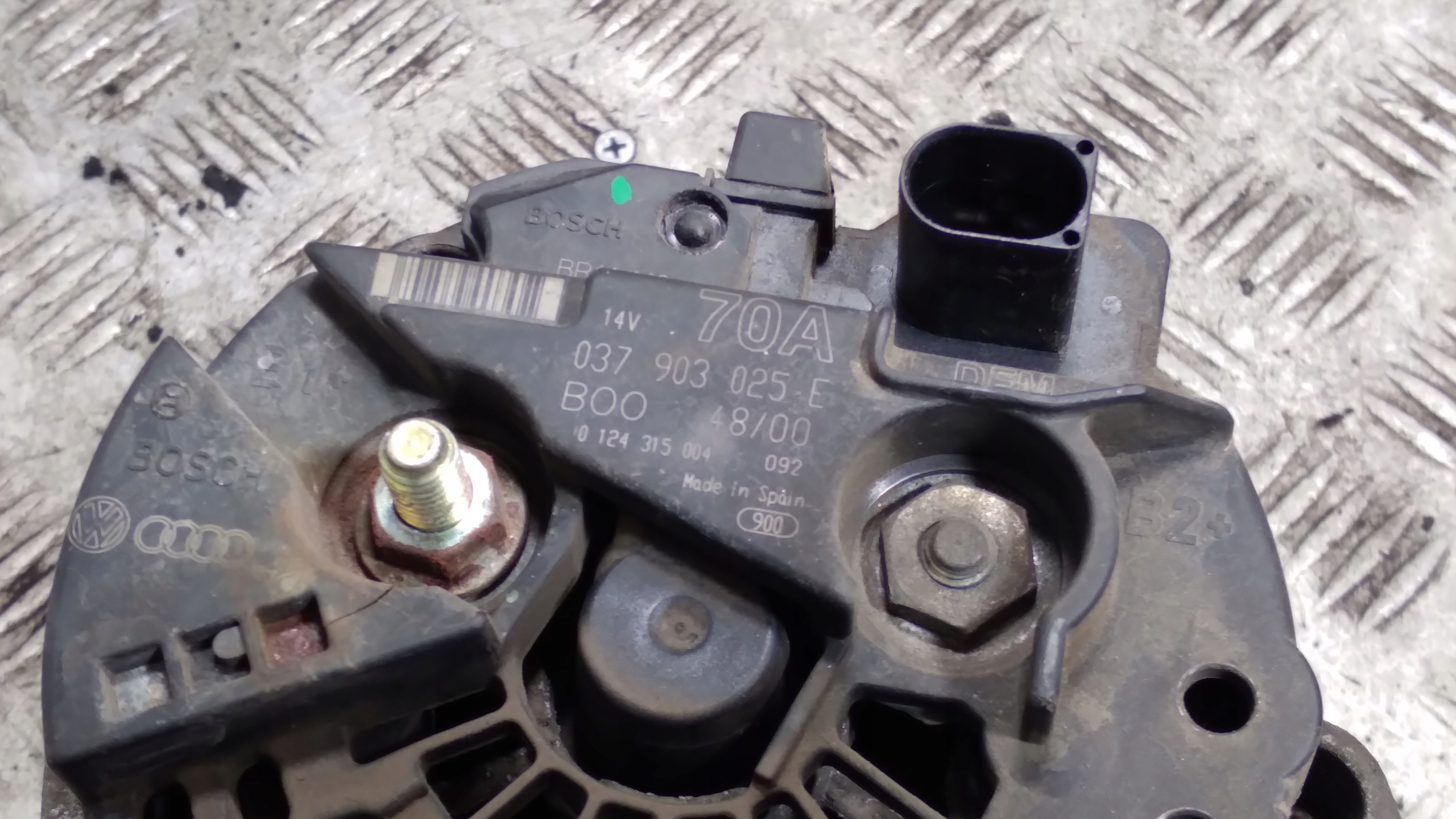 alternator VOLKSWAGEN GOLF 4 037903025E 70a 1.6 8v