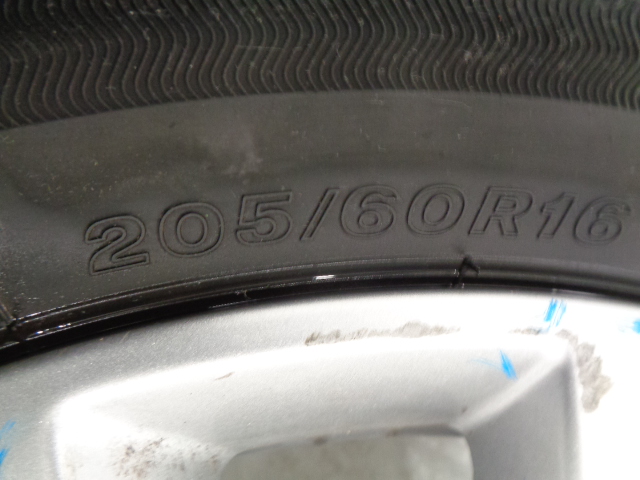 RENAULT CAPTUR FELGI KOLA ALUFELGI 16'' KOMPLET Profil opony 60