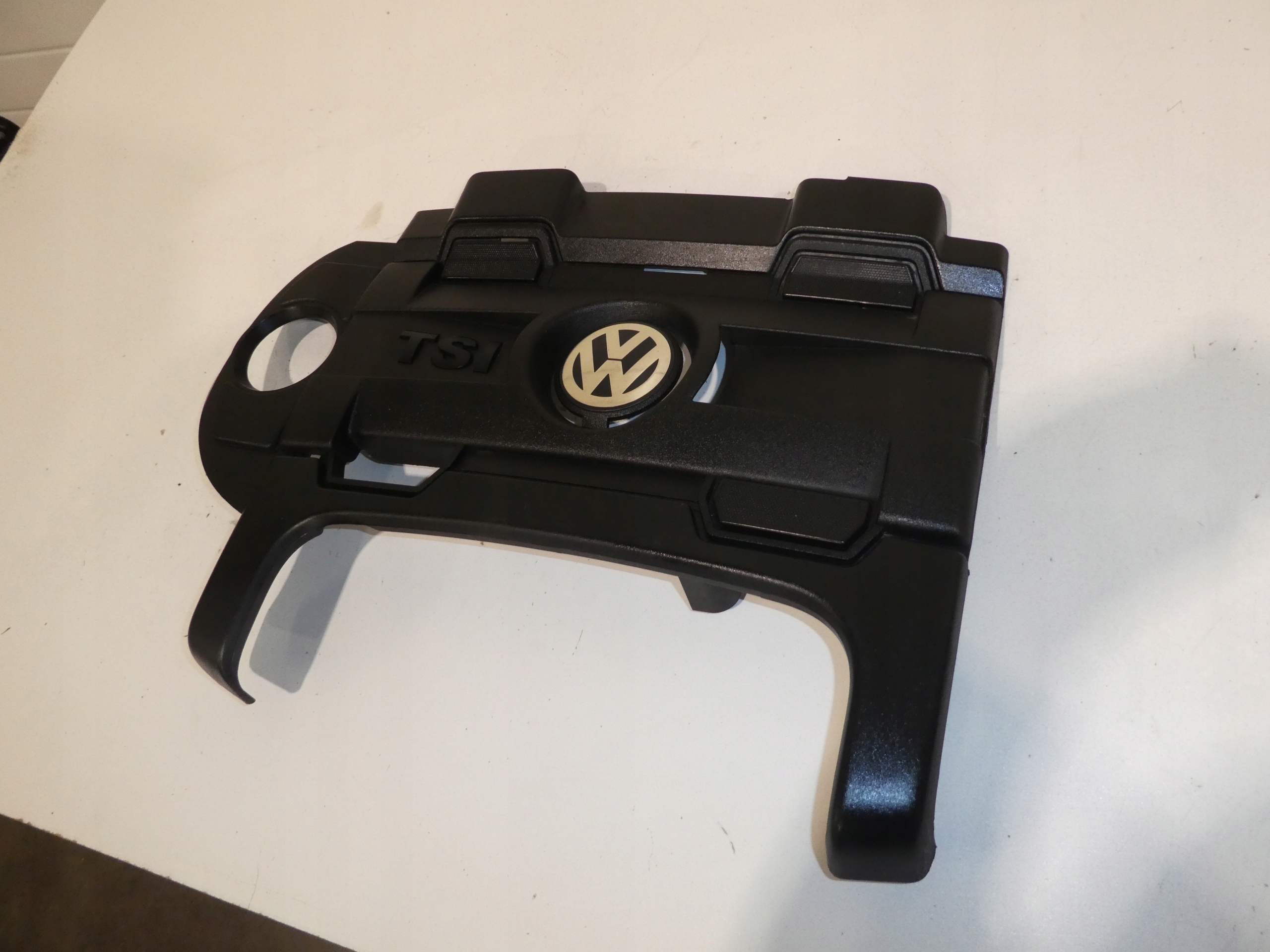 VW 1.4 TSI motor cover 03C103925AR