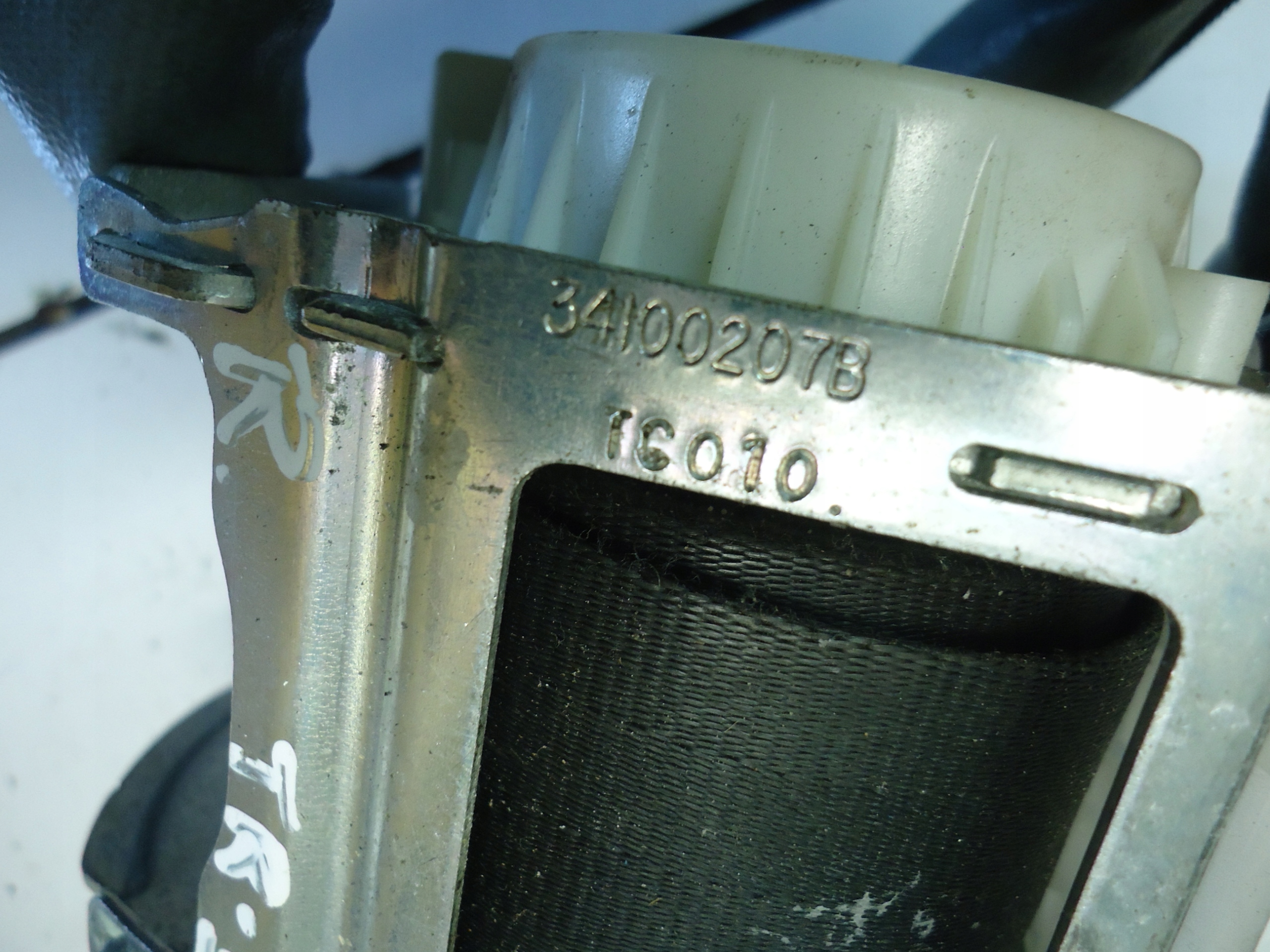 VW PASSAT B8 Gurten Sicherheits links heck 34100207B