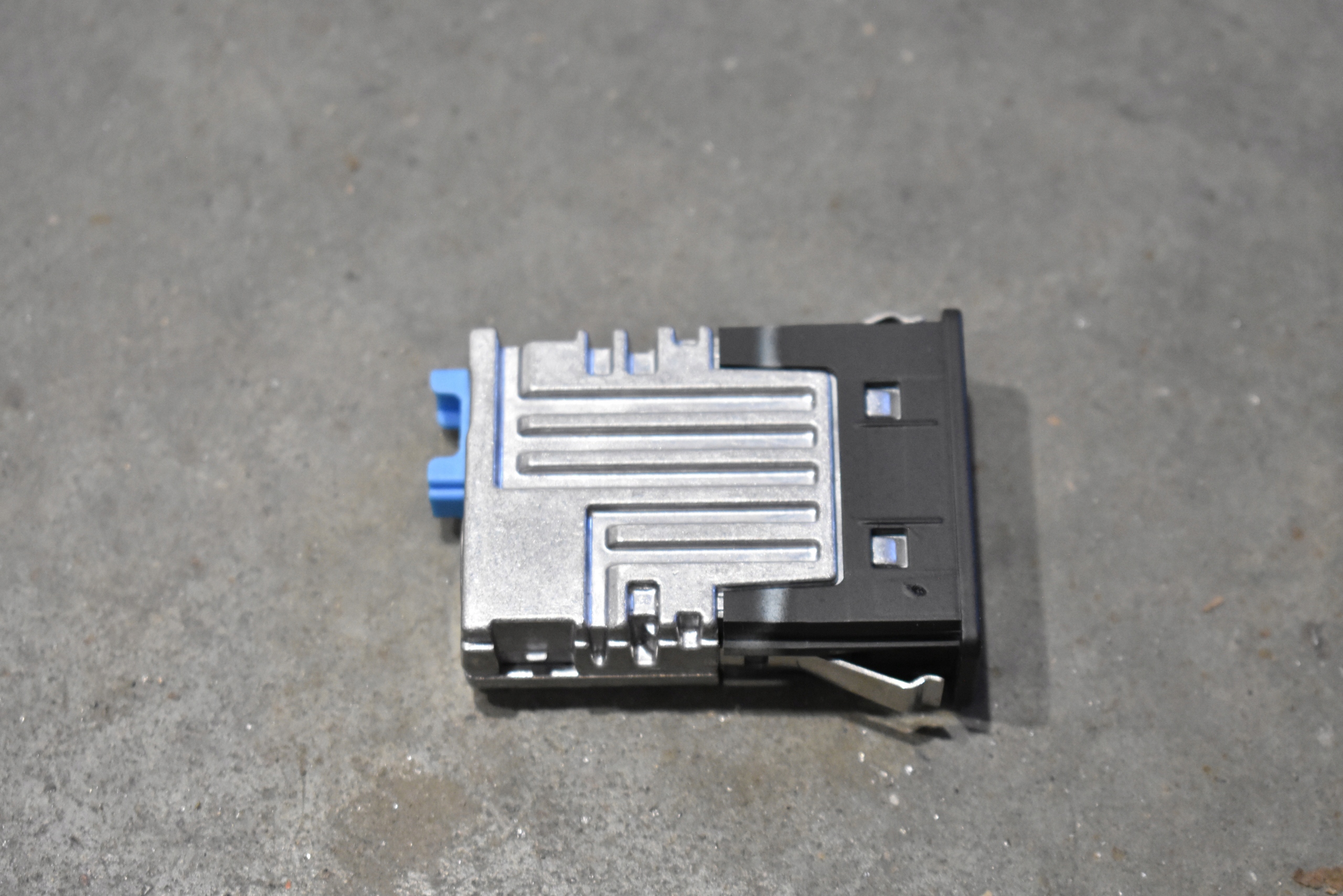 IDEALNY module PORT USB-C x2 PODWOJNY BMW 1