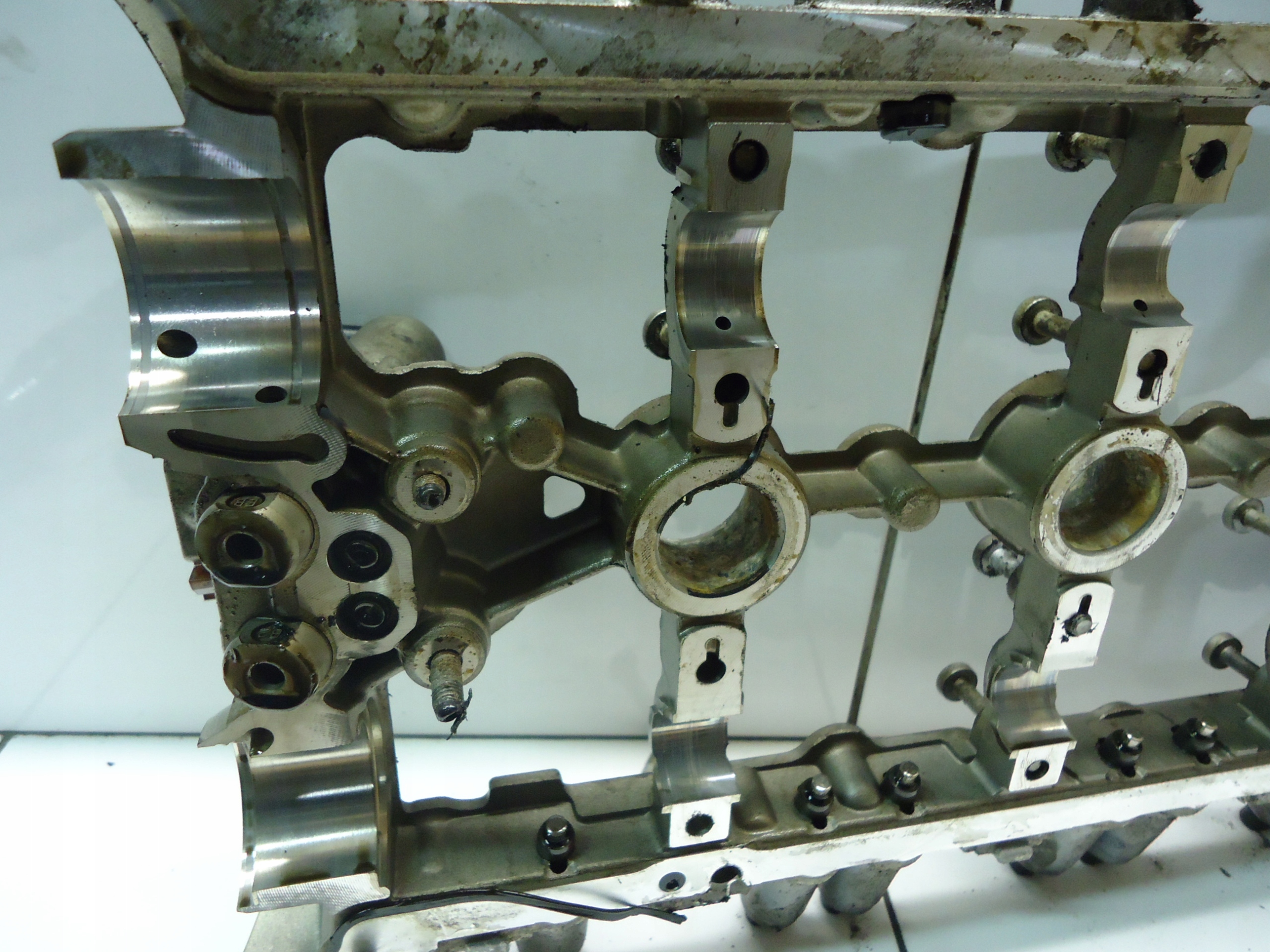 AUDI A5 3.2FSI V6 CAL head. right 06E103404A