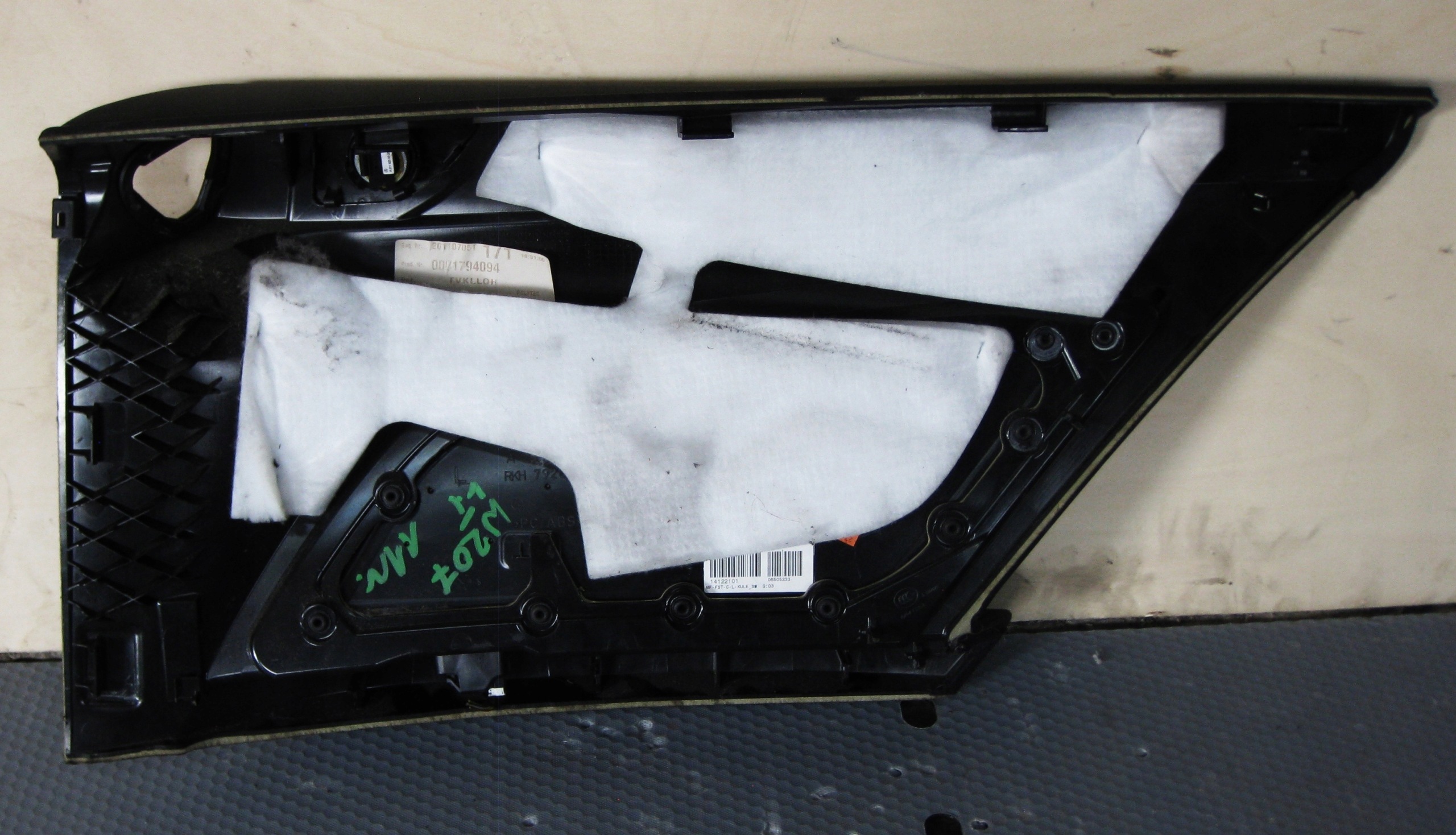 MERCEDES W207 side door left rear part A2076902125