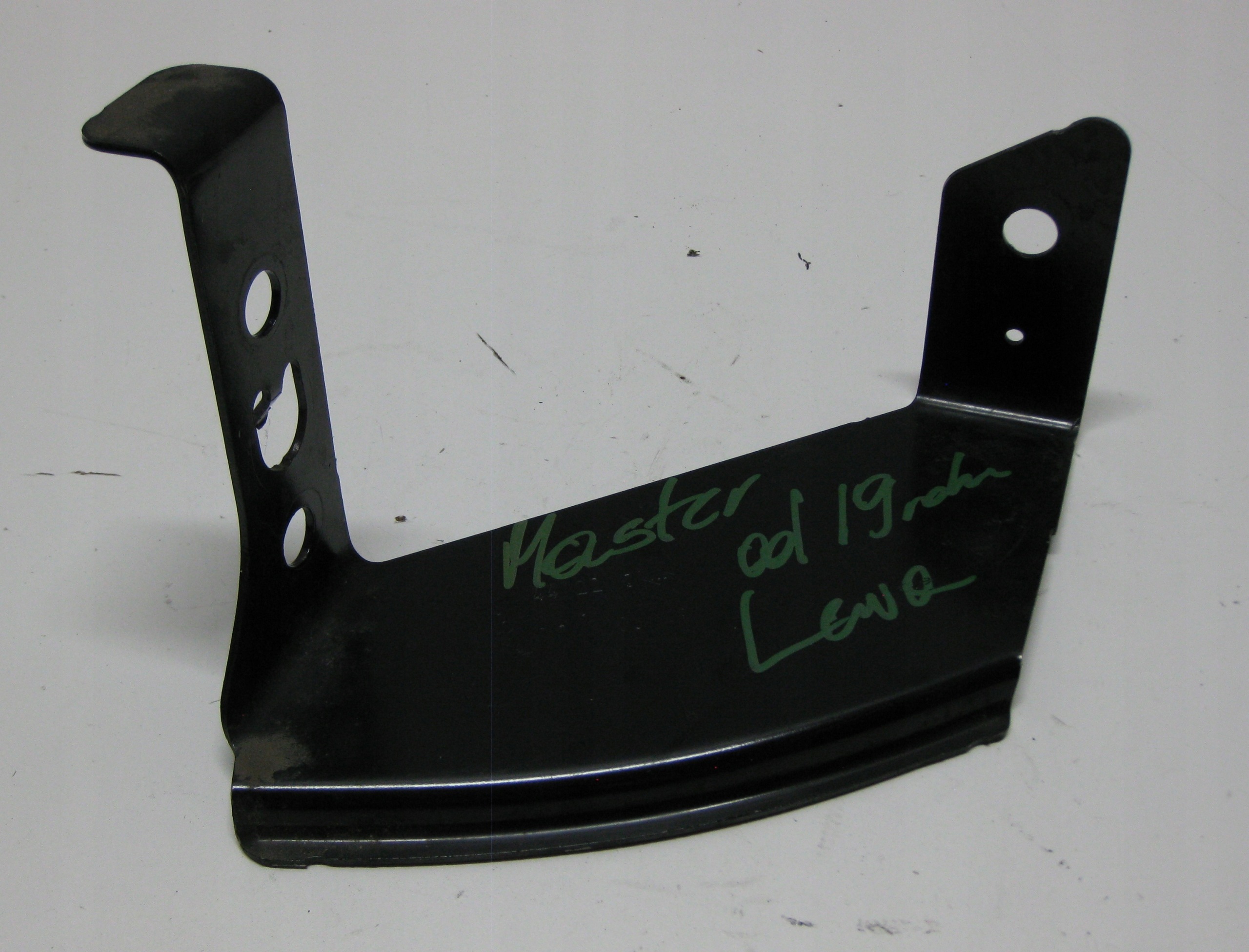 RENAULT MASTER III left holder of a bumper front 764216334R