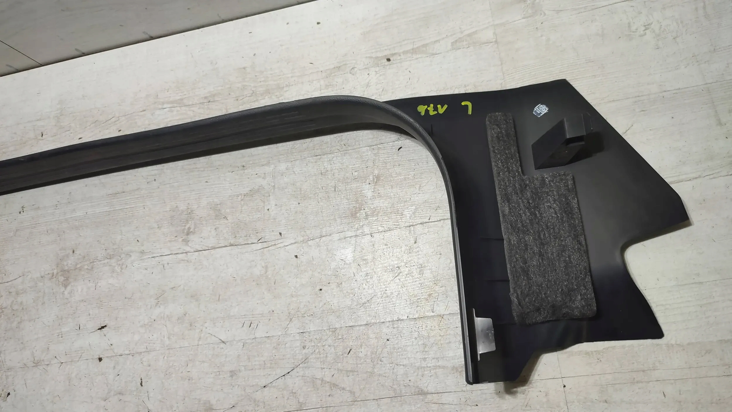 Mercedes-Benz A-classa W176 17r. 1.5cdi front side left moulding threshold