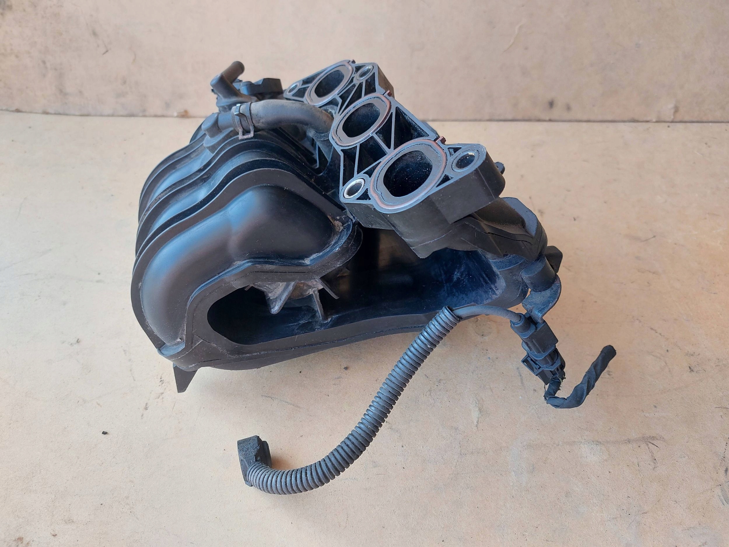 kia CEED II 12-18R 1.6 коллектор Впускный