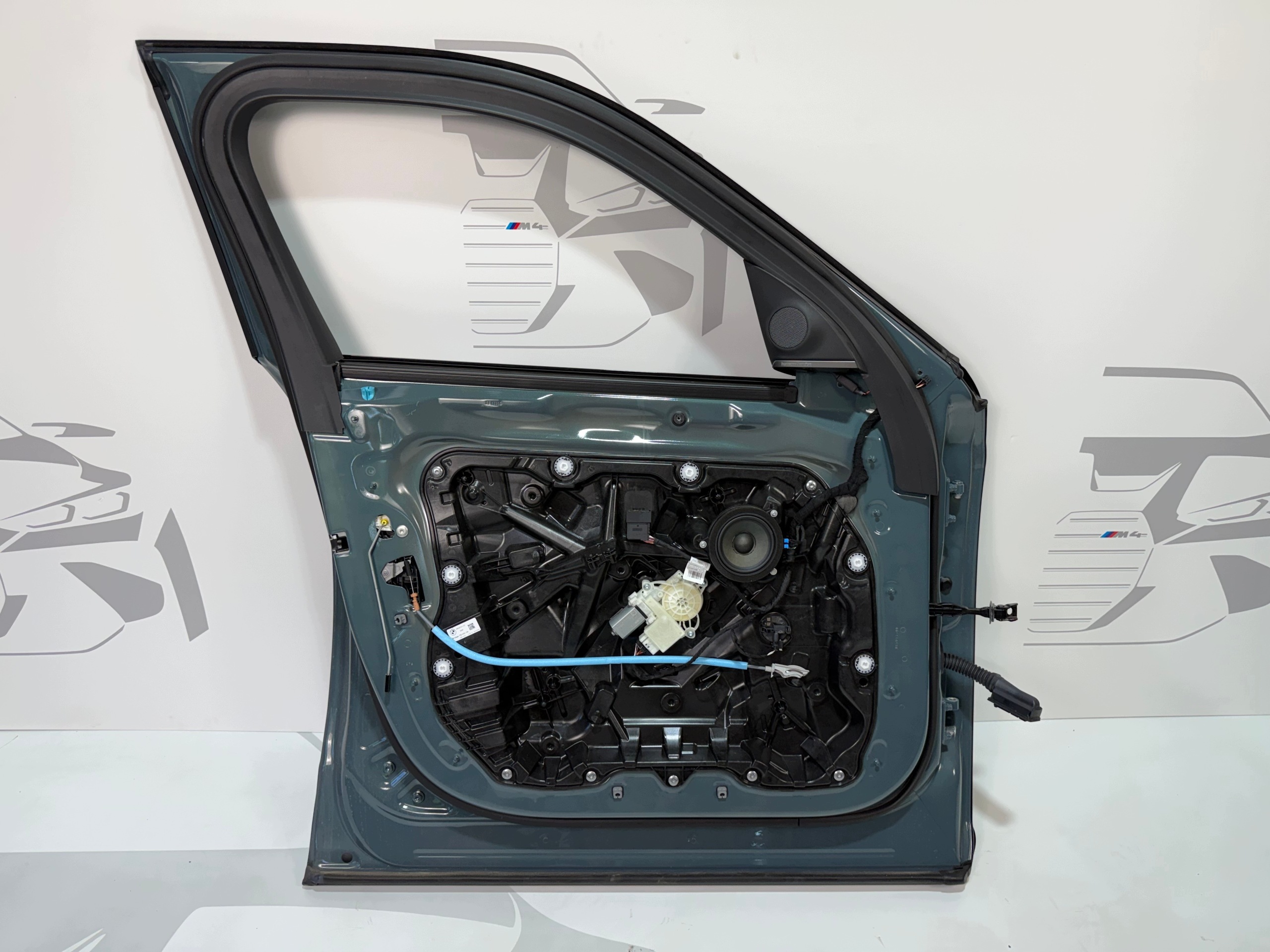 door left front BMW XM G09 C5Y CAPE YORK GREEN METALLIC