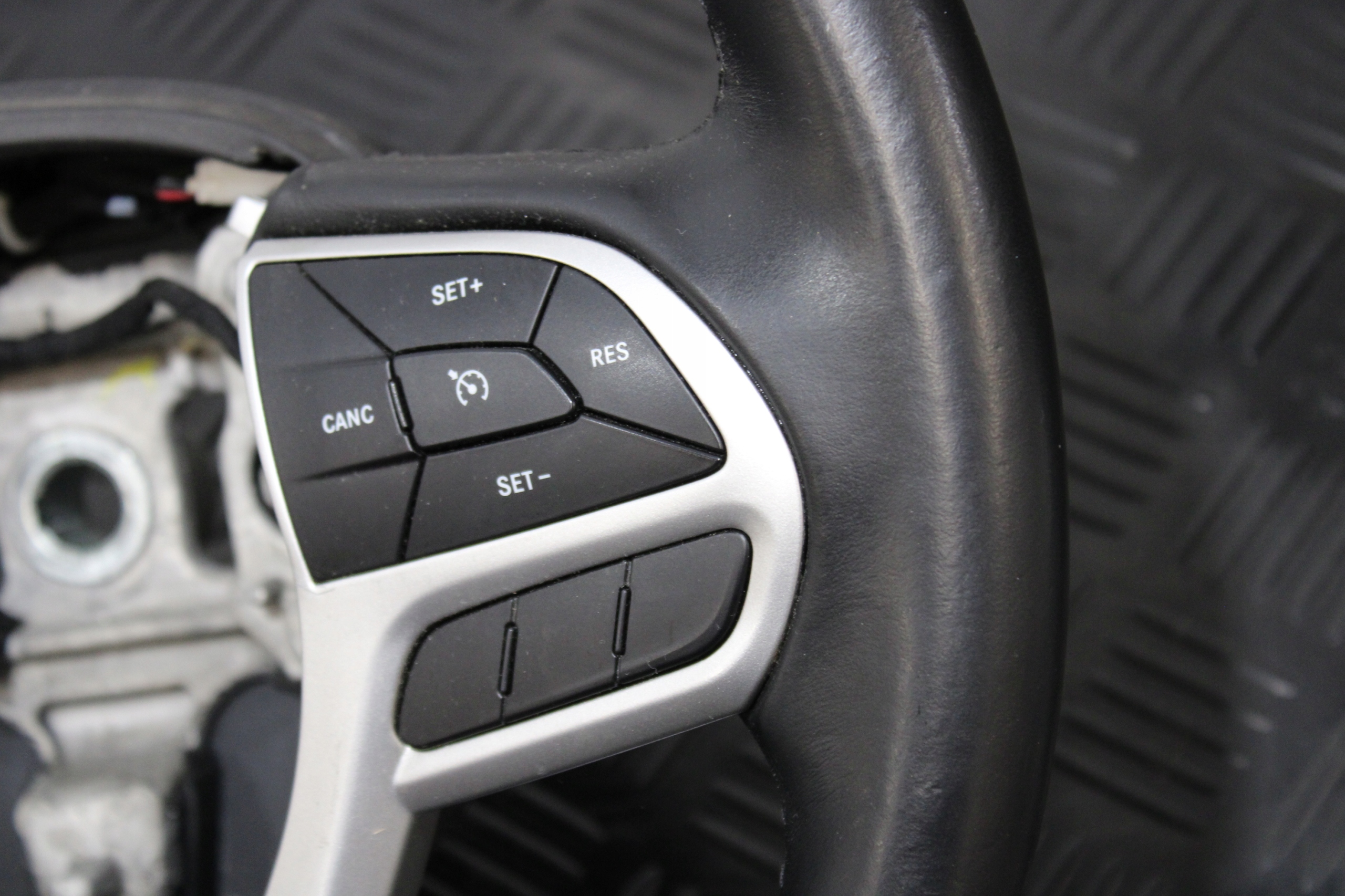 lenkrad MULTIFUNKCJA JEEP CHEROKEE KL