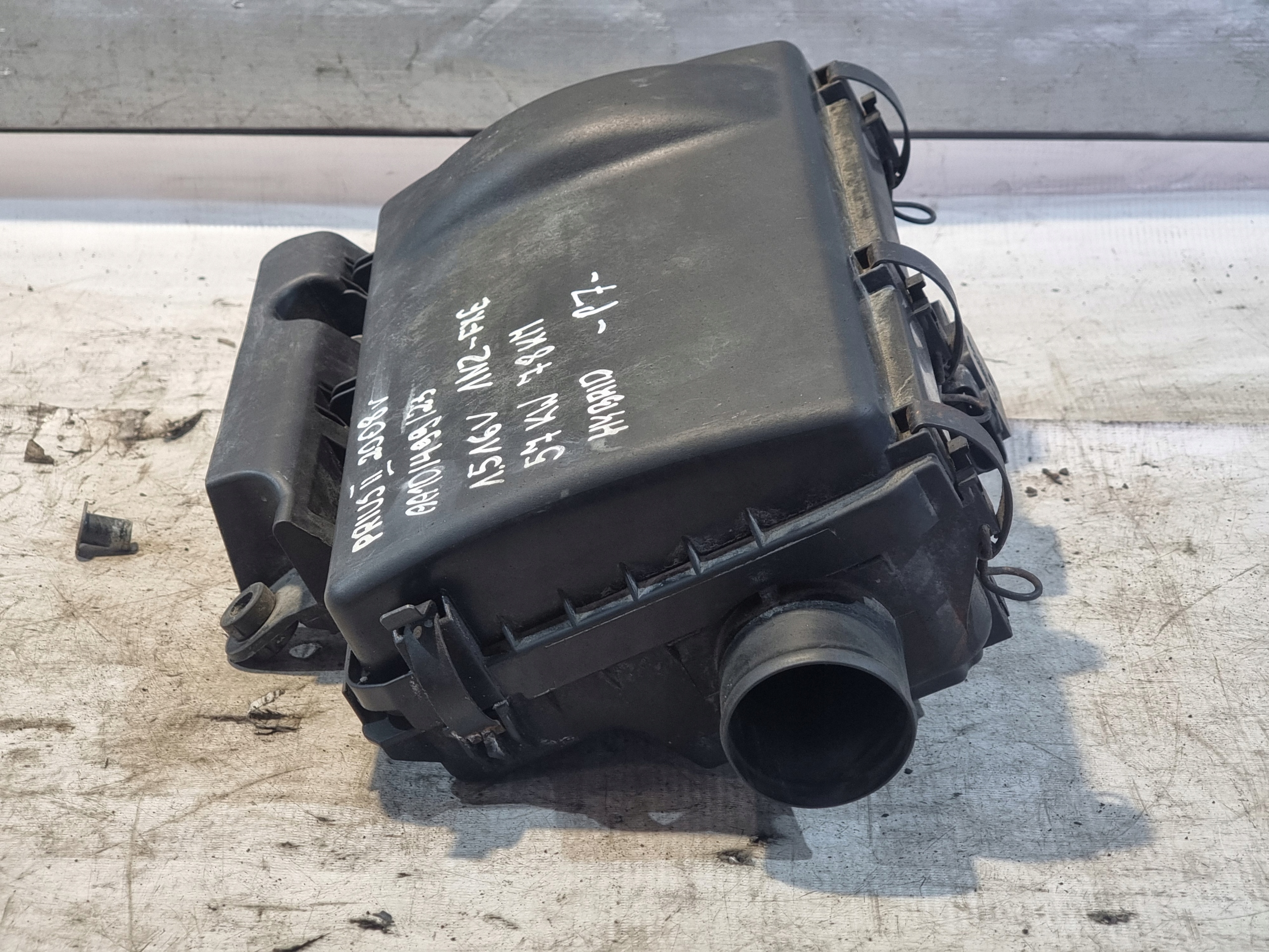 Gehäuse filter luft Luftmassenmesser TOYOTA PRIUS II 08r