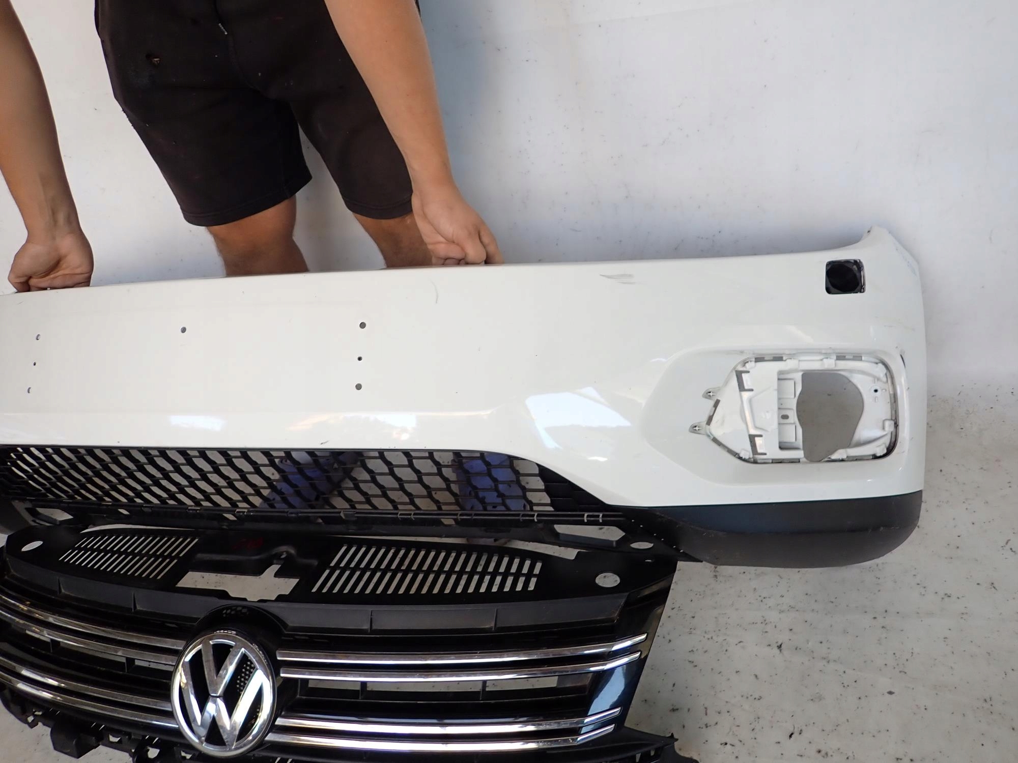 VW TIGUAN and 1 CROSS LIFT 11-16 bumper front front washer