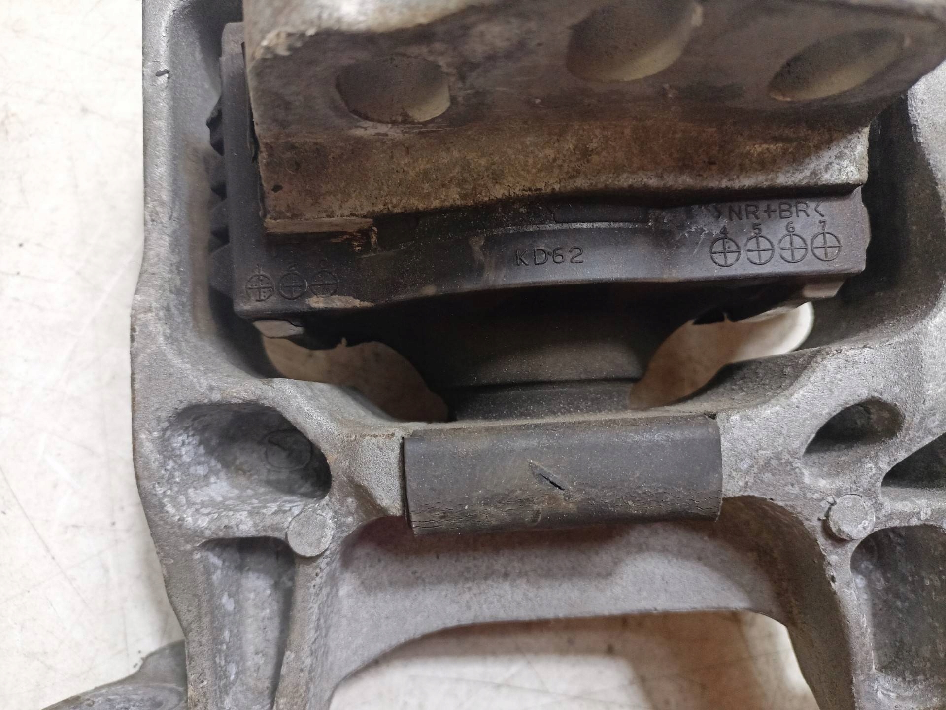 engine mount Mazda CX-5 2014