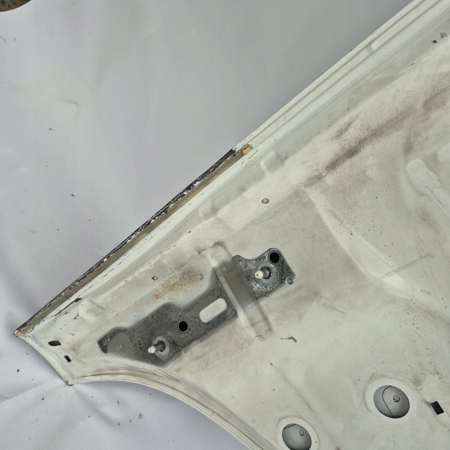 AUDI A4 B9 8W 15-23 hauba