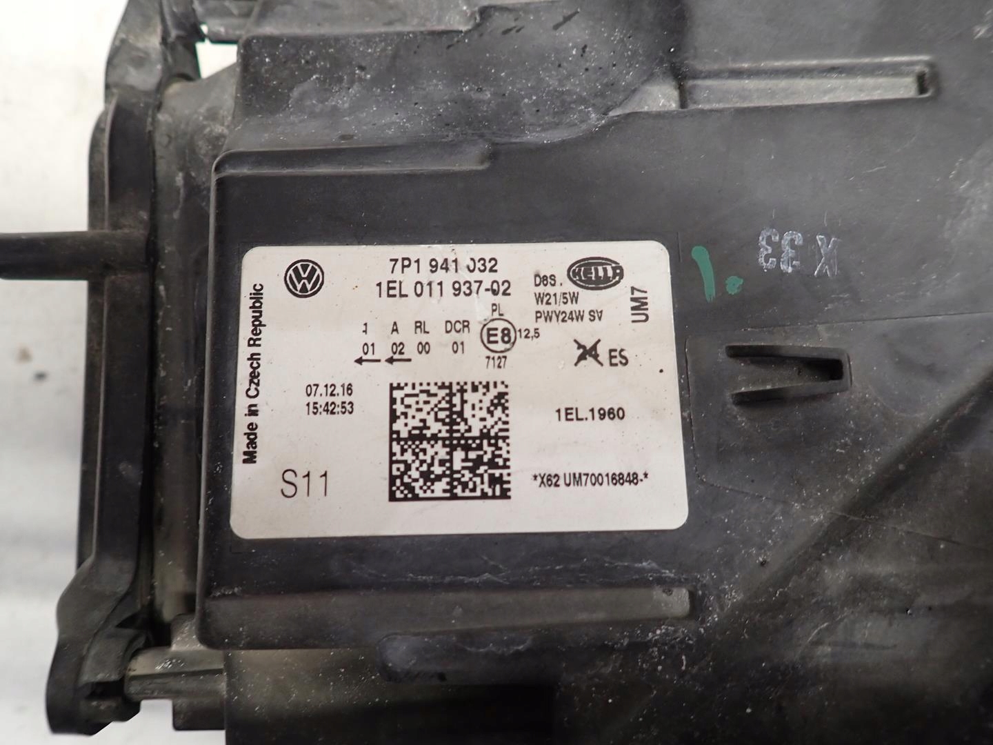 light front front right VW TOUAREG II LIFT 2014- BI-XENON 7P1941032