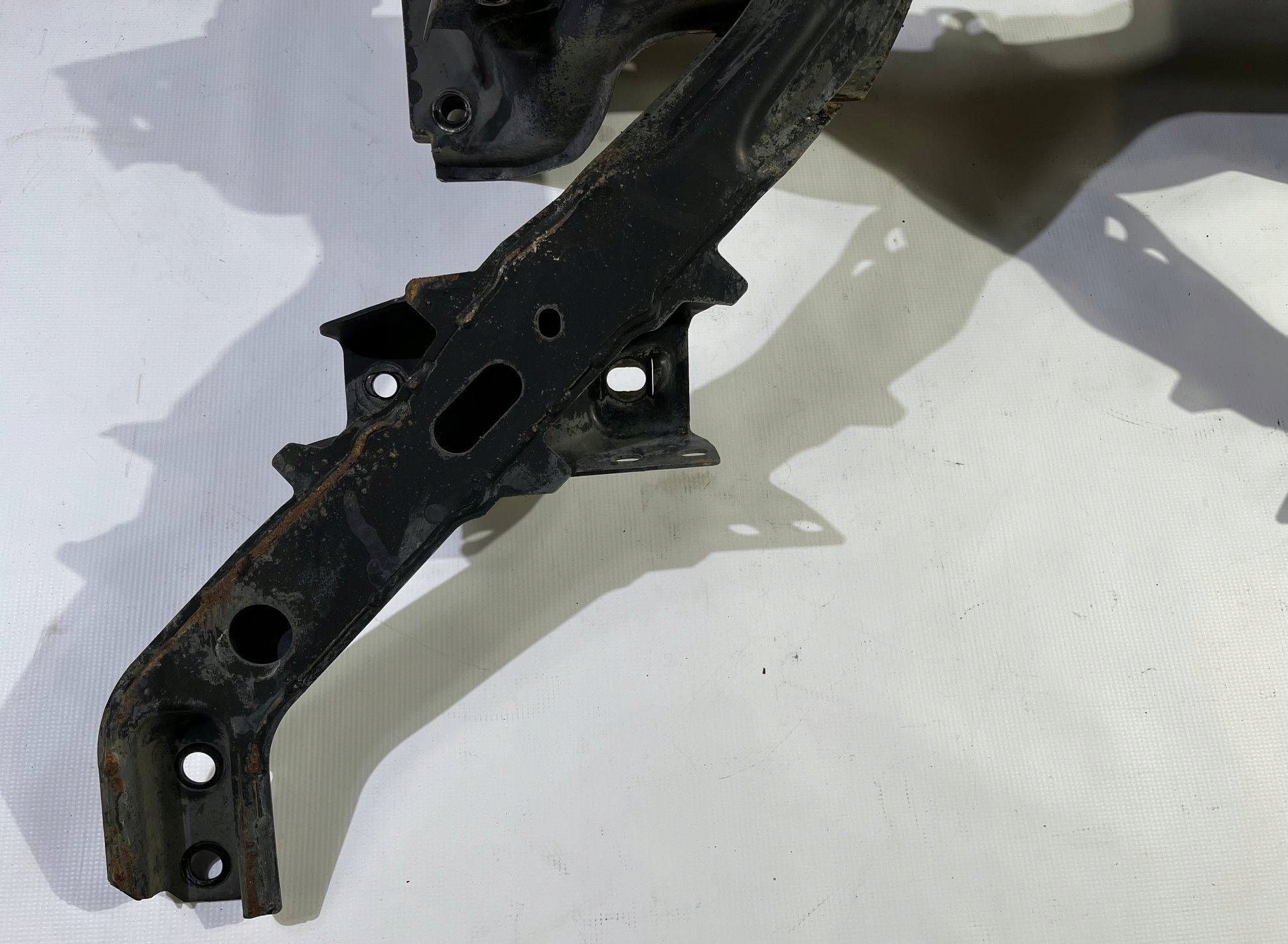 axle beam subframe sider front front Ford Mustang V 2005-2010
