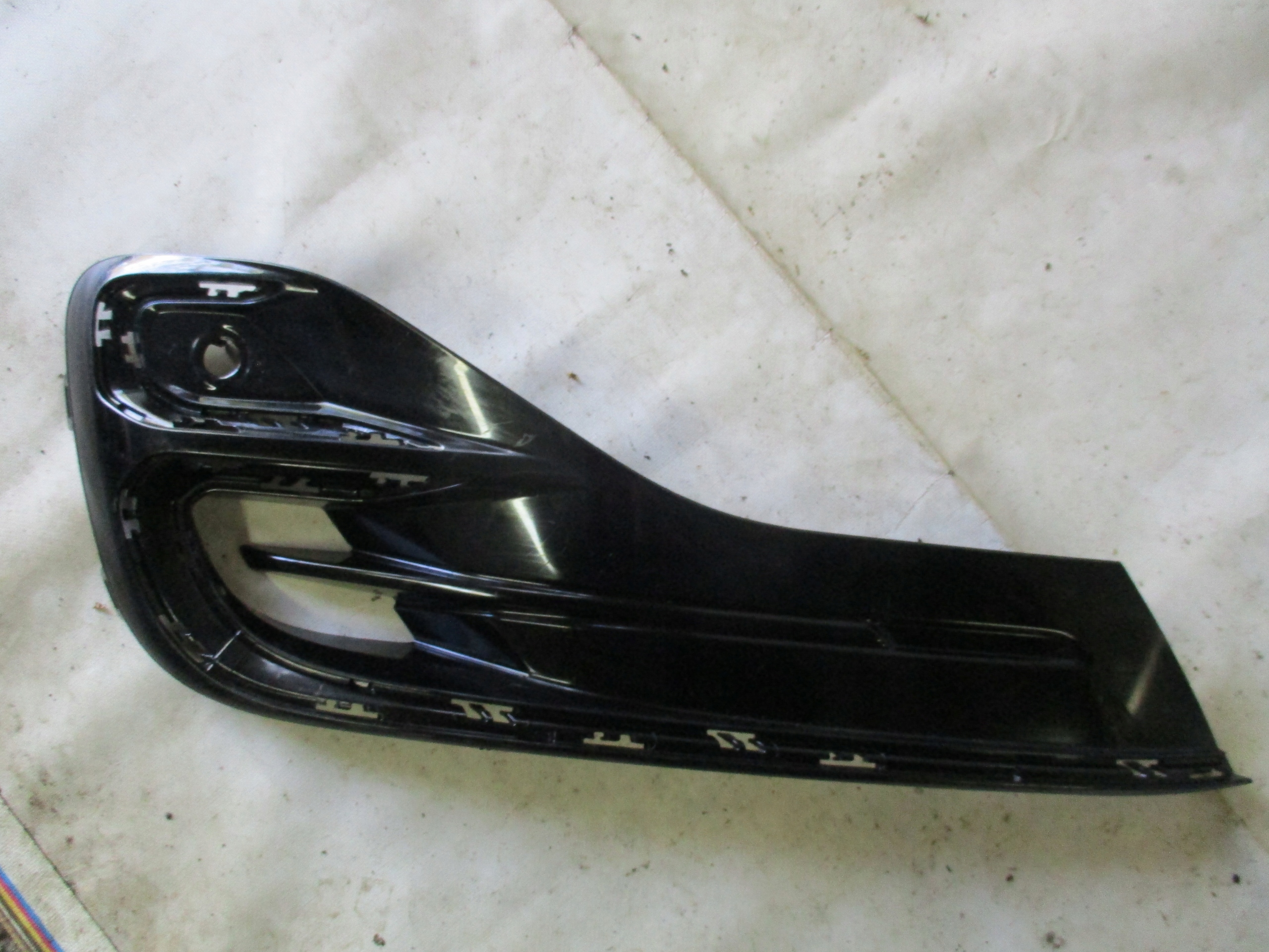 grid zderzakaprawy right front Ford Focus MK4 Titanium PDC NX7B-15A298-E