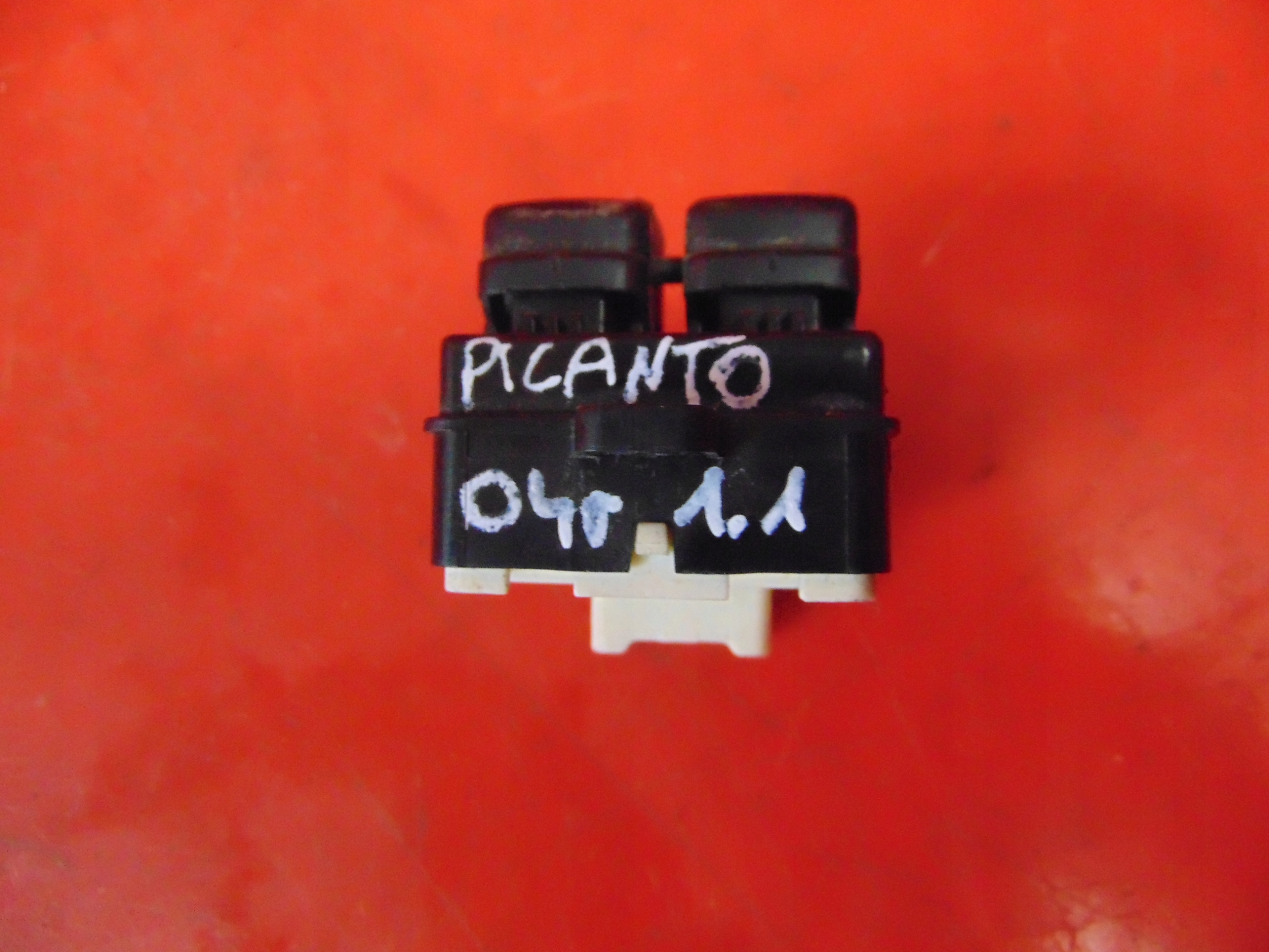 KIA PICANTO 1 and 03- PANEL window control switch 621W05240