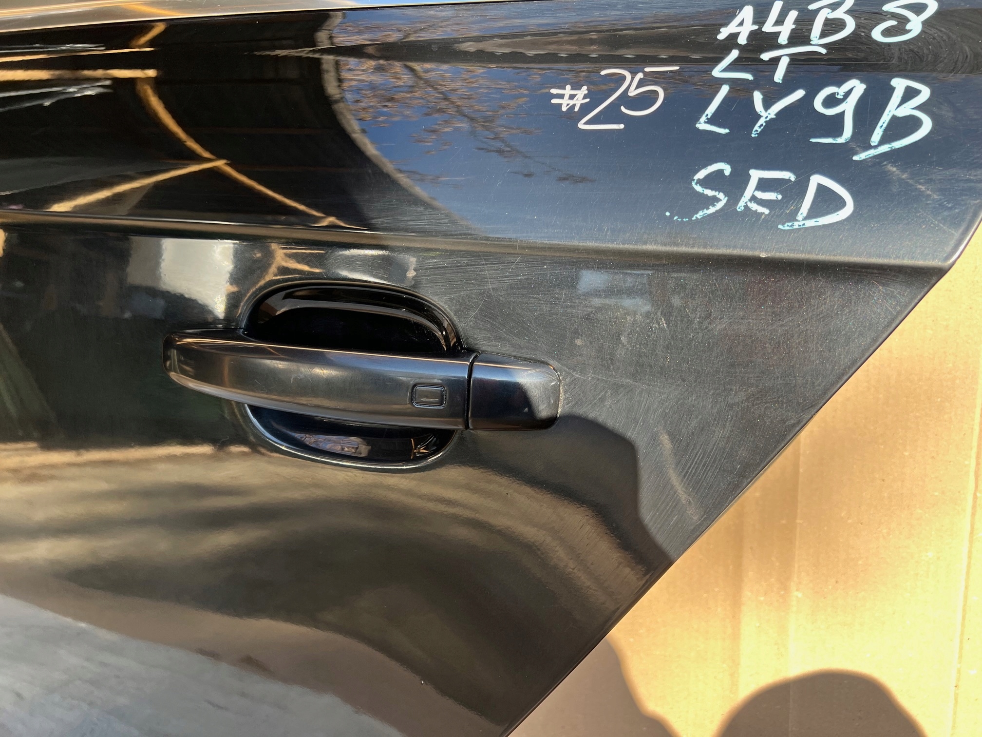 AUDI A4 B8 Sedan Tür links heck links hinten LY9B