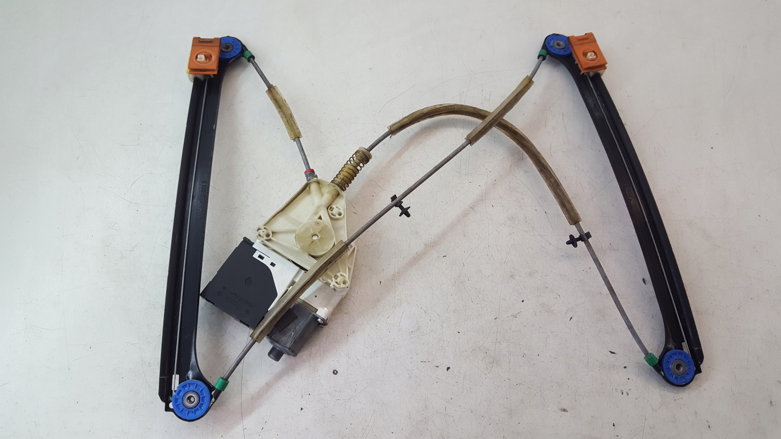 window regulator right front 8P3837462 Audi A3 8P