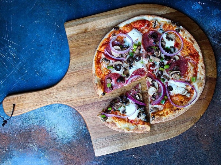 DESKA DO PIZZY ŁOPATA DO CHLEBA + NÓZ GRATIS Kształt kwadratowy