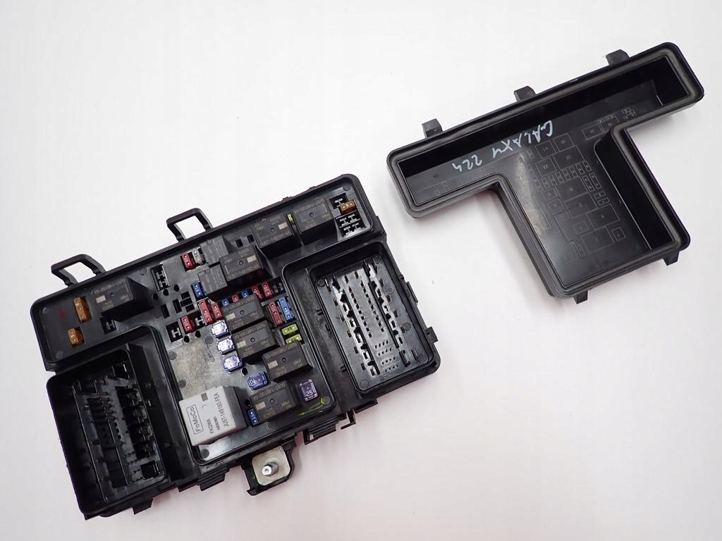 PUSZKA SKRZYNKA BEZPIECZNIKÓW FORD GALAXY III MK4 22R Typ samochodu Samochody osobowe