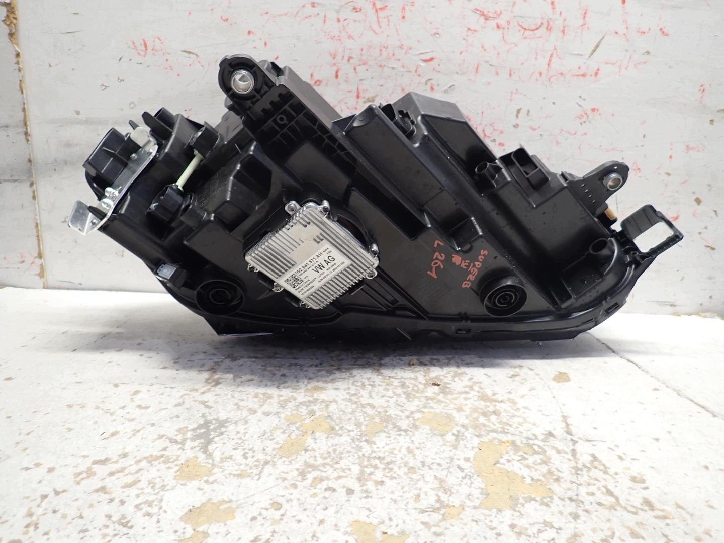 light front front left SKODA SUPERB IV 2024- FULL LED 3P1941015