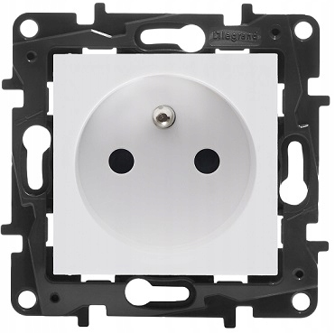 

Niloe Step Gniazdo 2P+Z Białe 863130