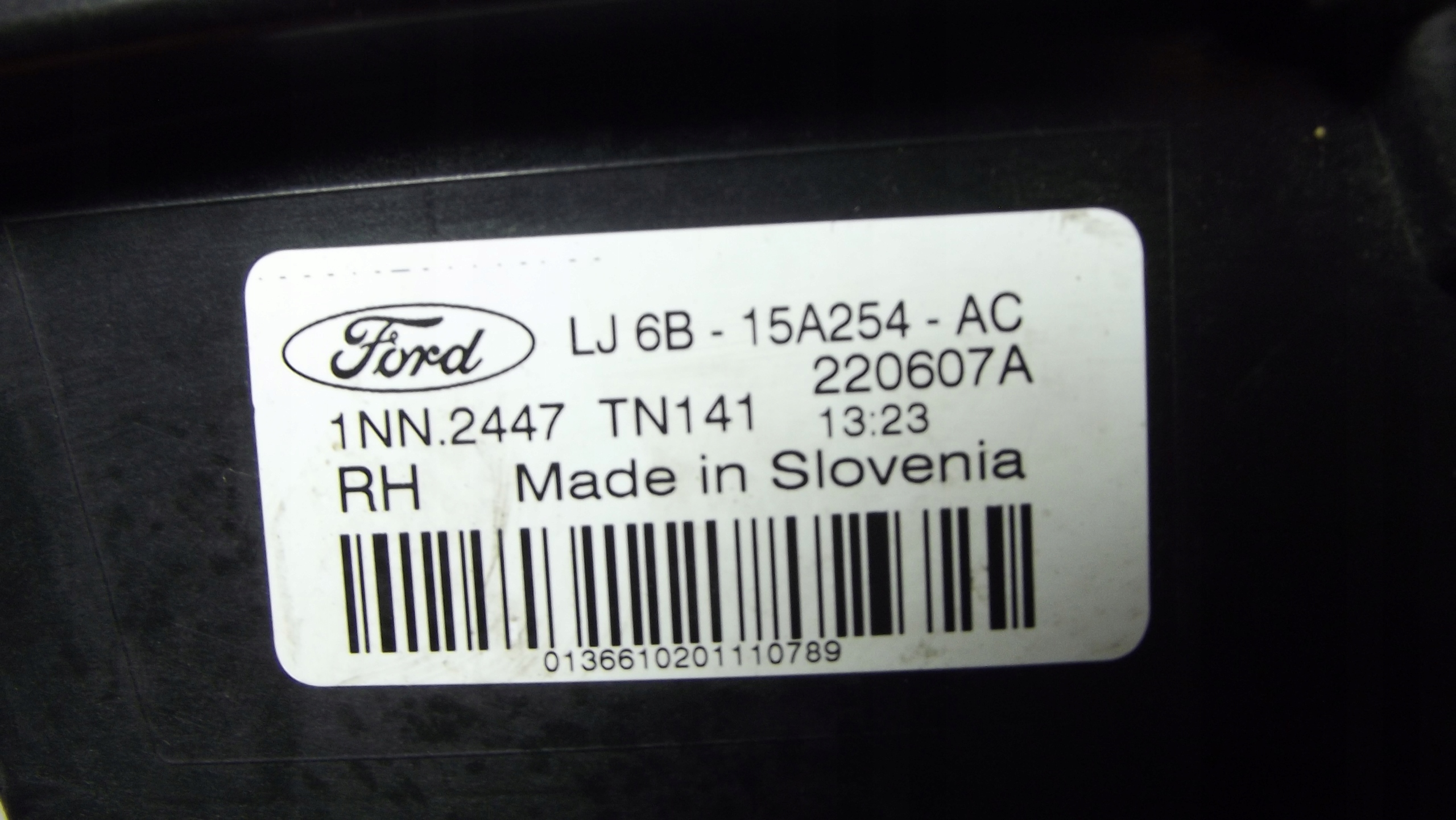 Ford Nebelscheinwerfer rechts LJ6B-15A254-AC Kuga