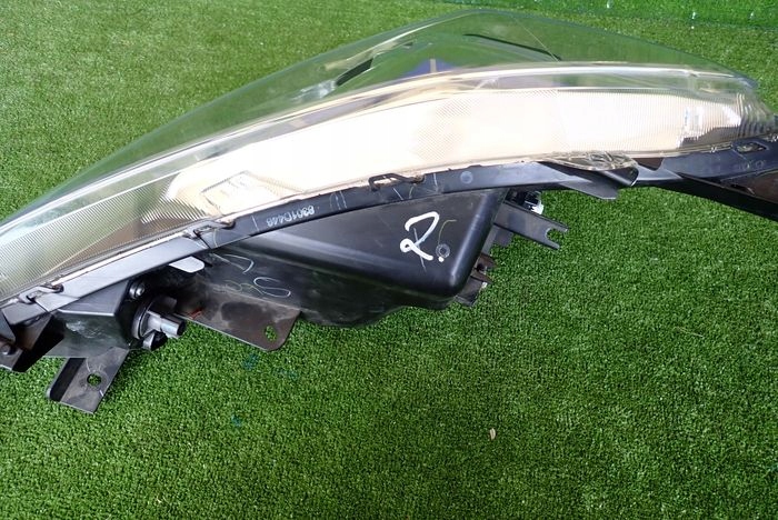 MITSUBISHI SPACE STAR III 19- reflektor right light right