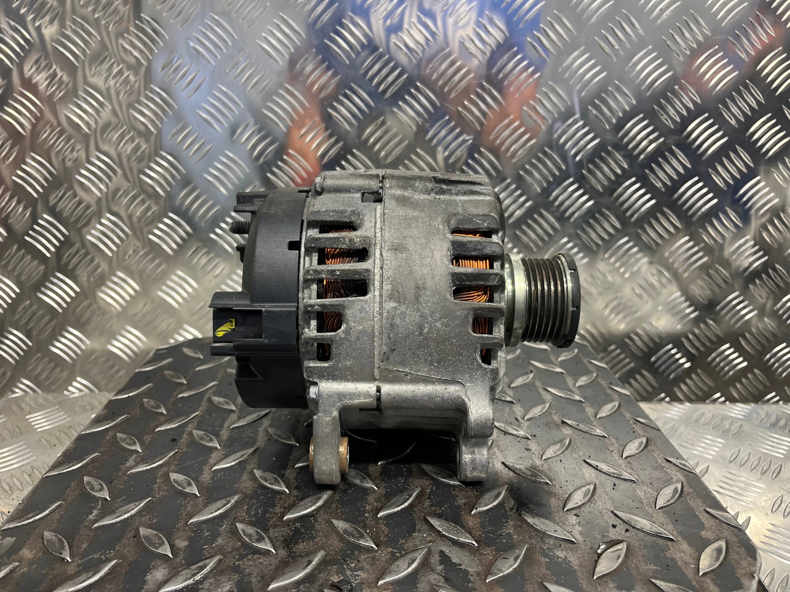 ALTERNATOR VOLKSWAGEN PASSAT B8 03L903023L 140A