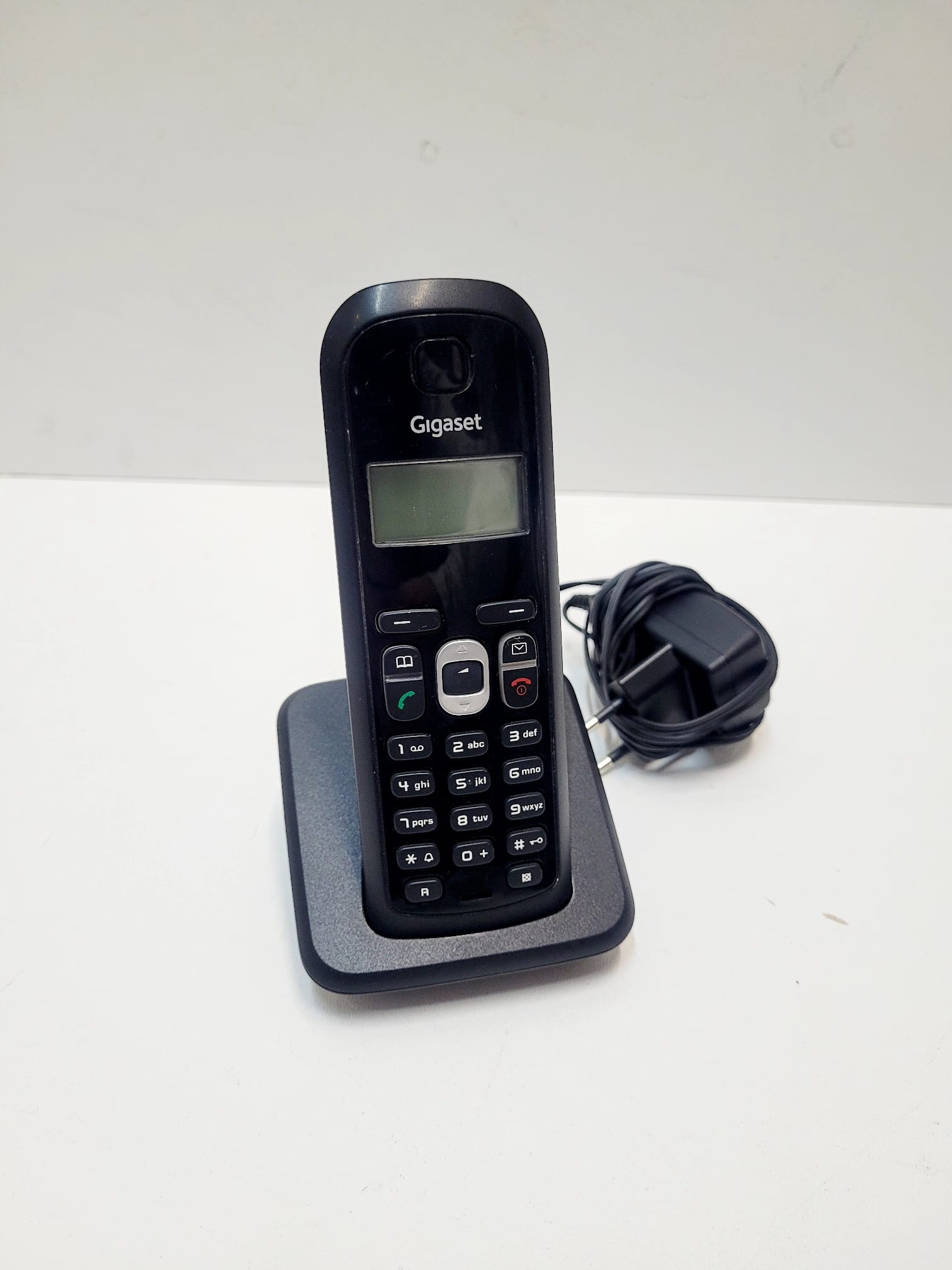 TELEFON STACJONARNY ZE STACJĄ ŁADUJĄCĄ GIGASET (3698/2023)