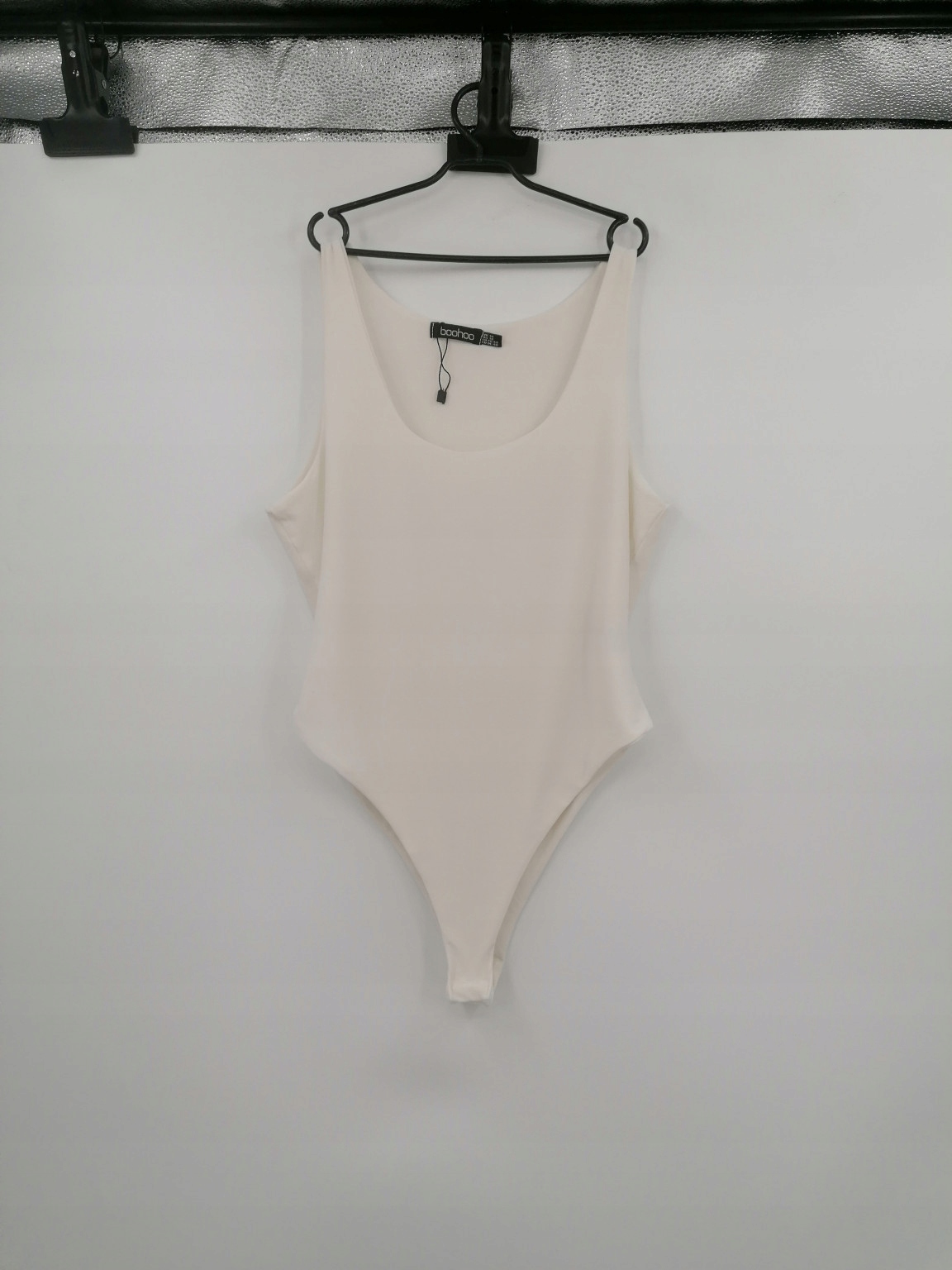 BOOHOO BODY DAMSKIE KREMOWE BASIC