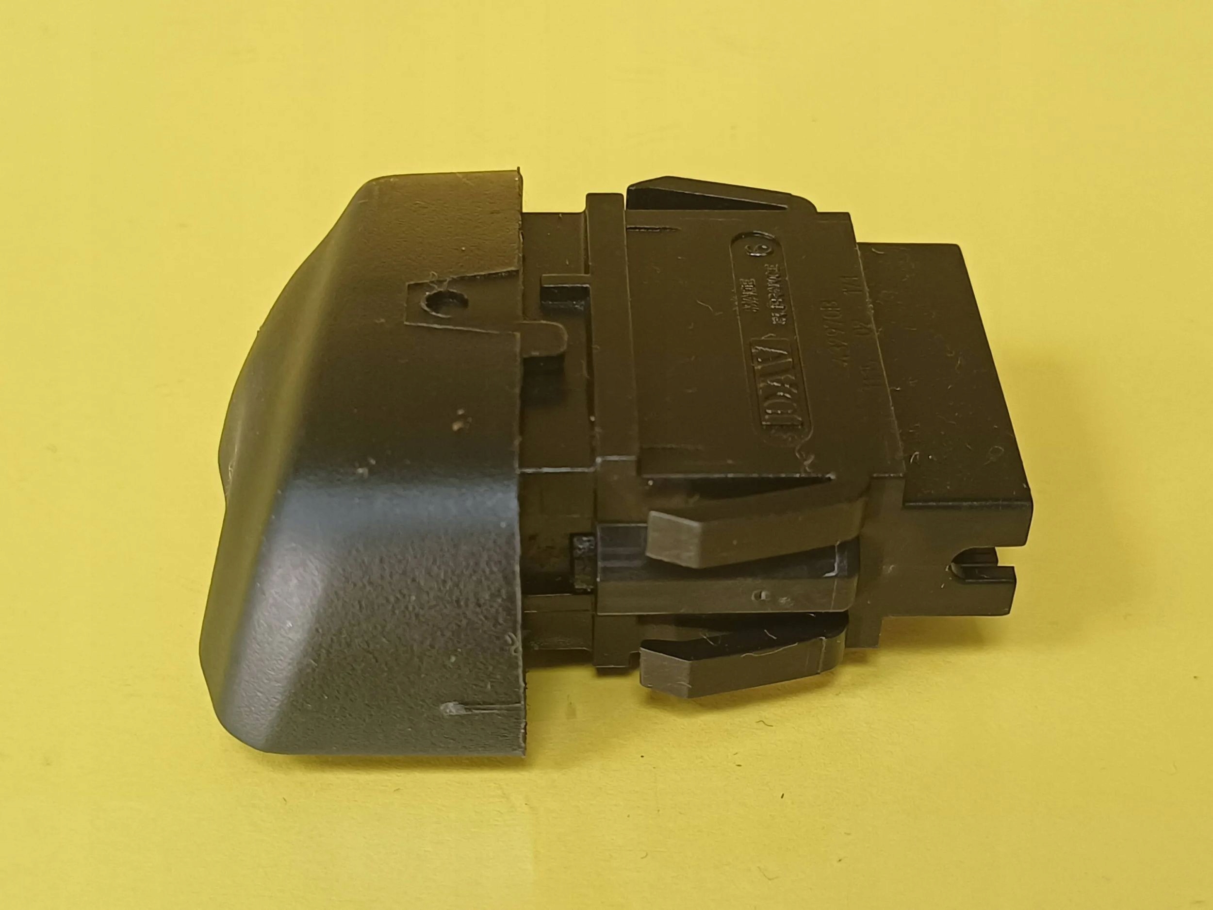 switch of a lock central DAV RENAULT SCENIC 432970B