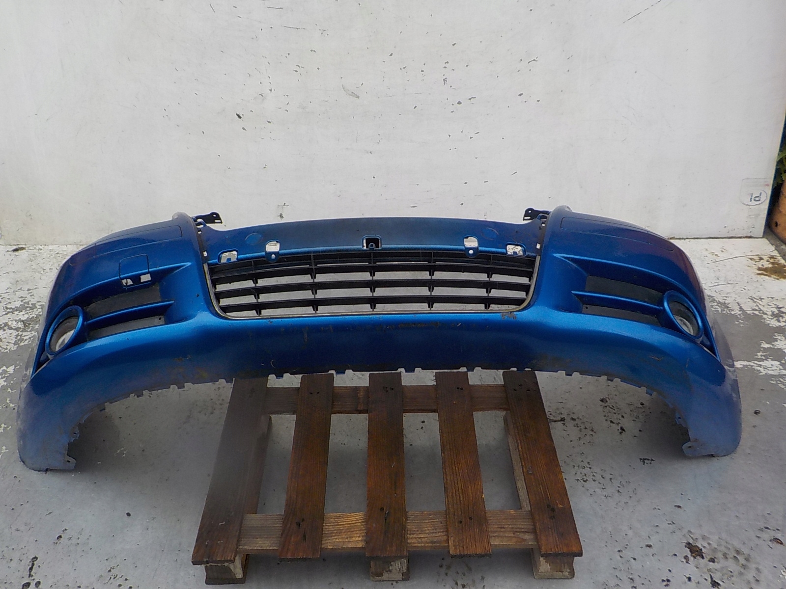 96 VOLKSWAGEN EOS bumper front front below XSENON washers