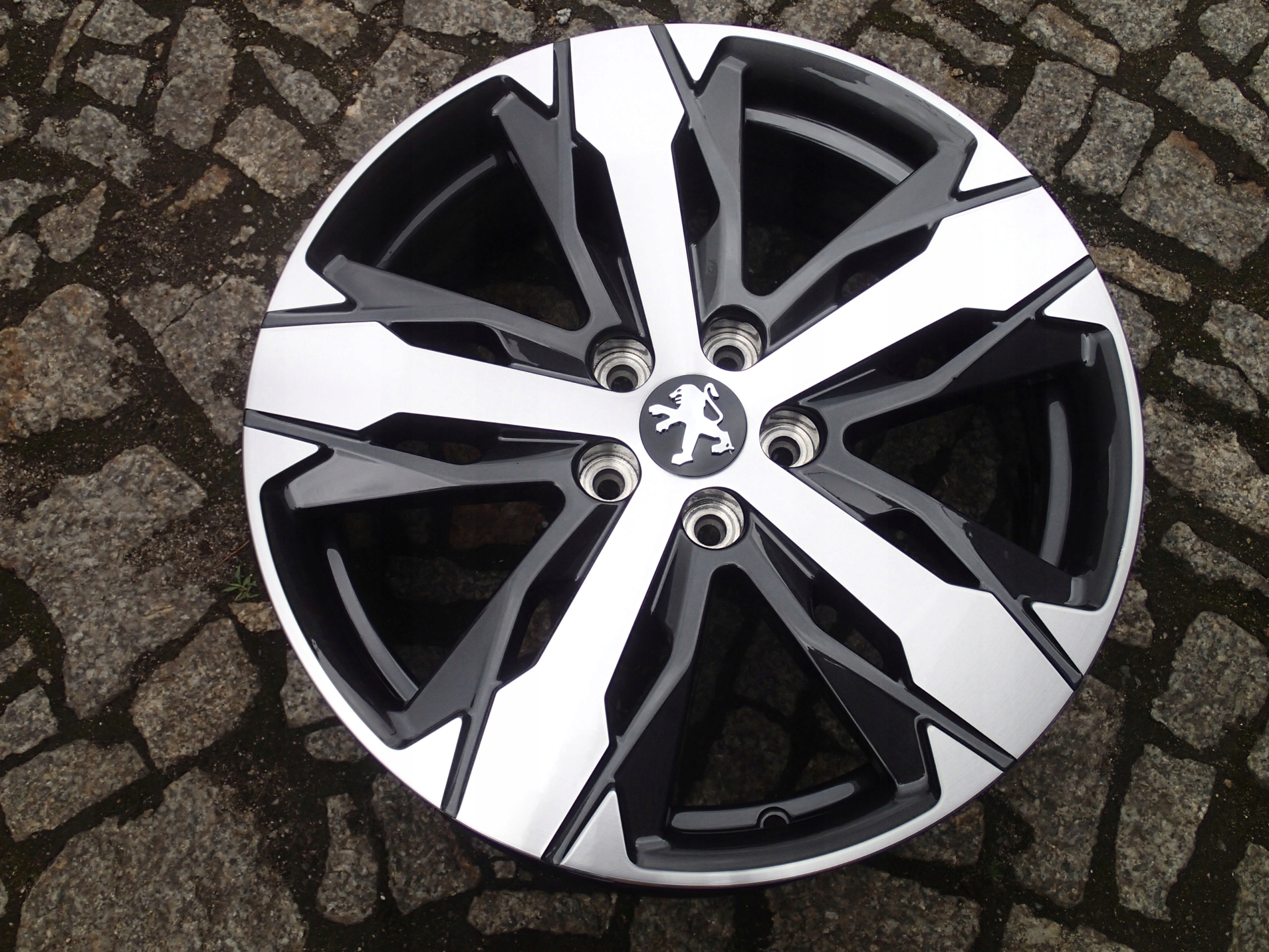 FELGI PEUGEOT OEM 3008 4008 5008 508 18 5x108 Typ samochodu 4x4/SUV Samochody osobowe