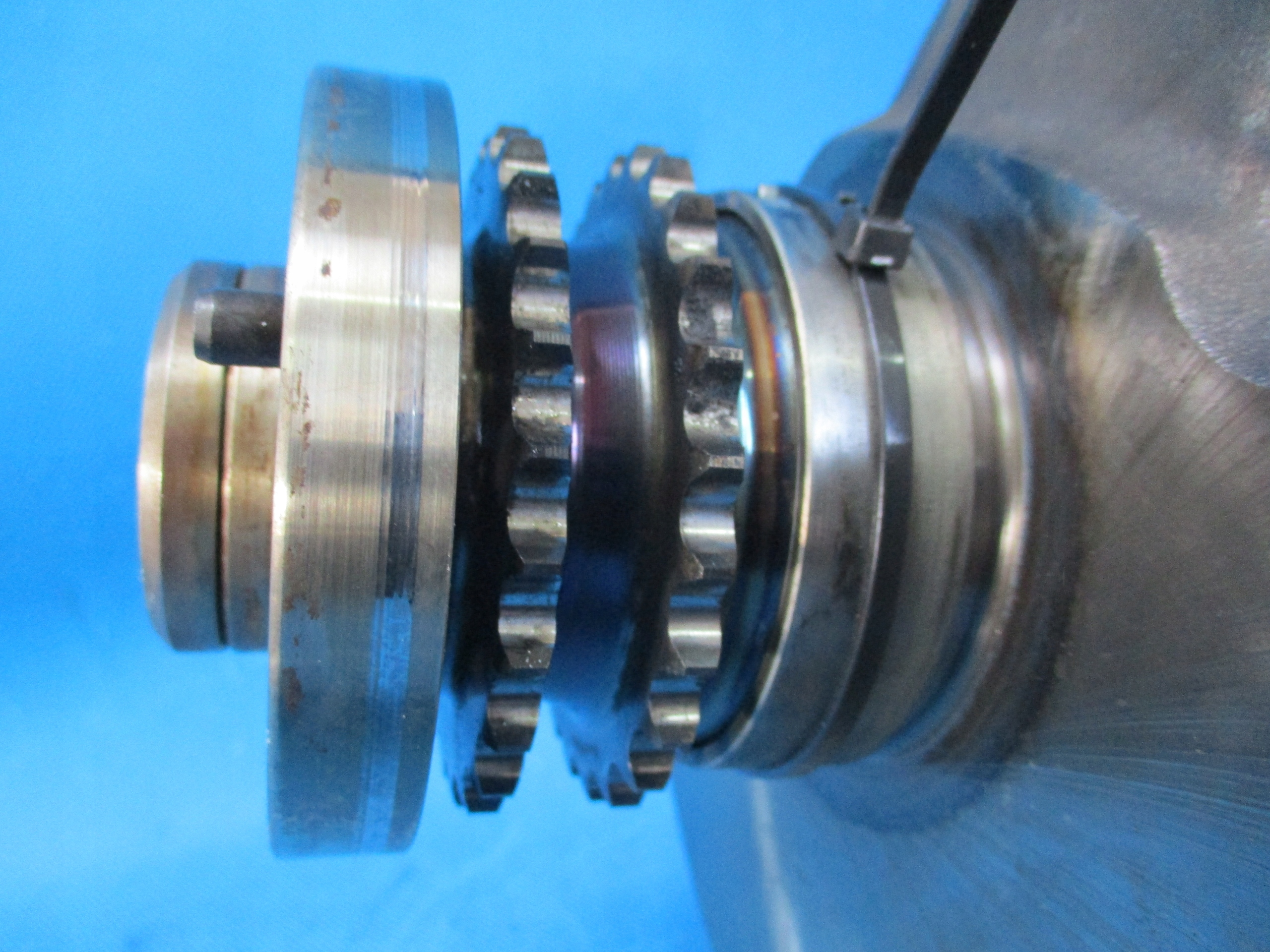 WAŁ KORBOWY Z PANEWKAMI AUDI A4 A6 2.7 3.0 TDI Numer katalogowy części 059101AE