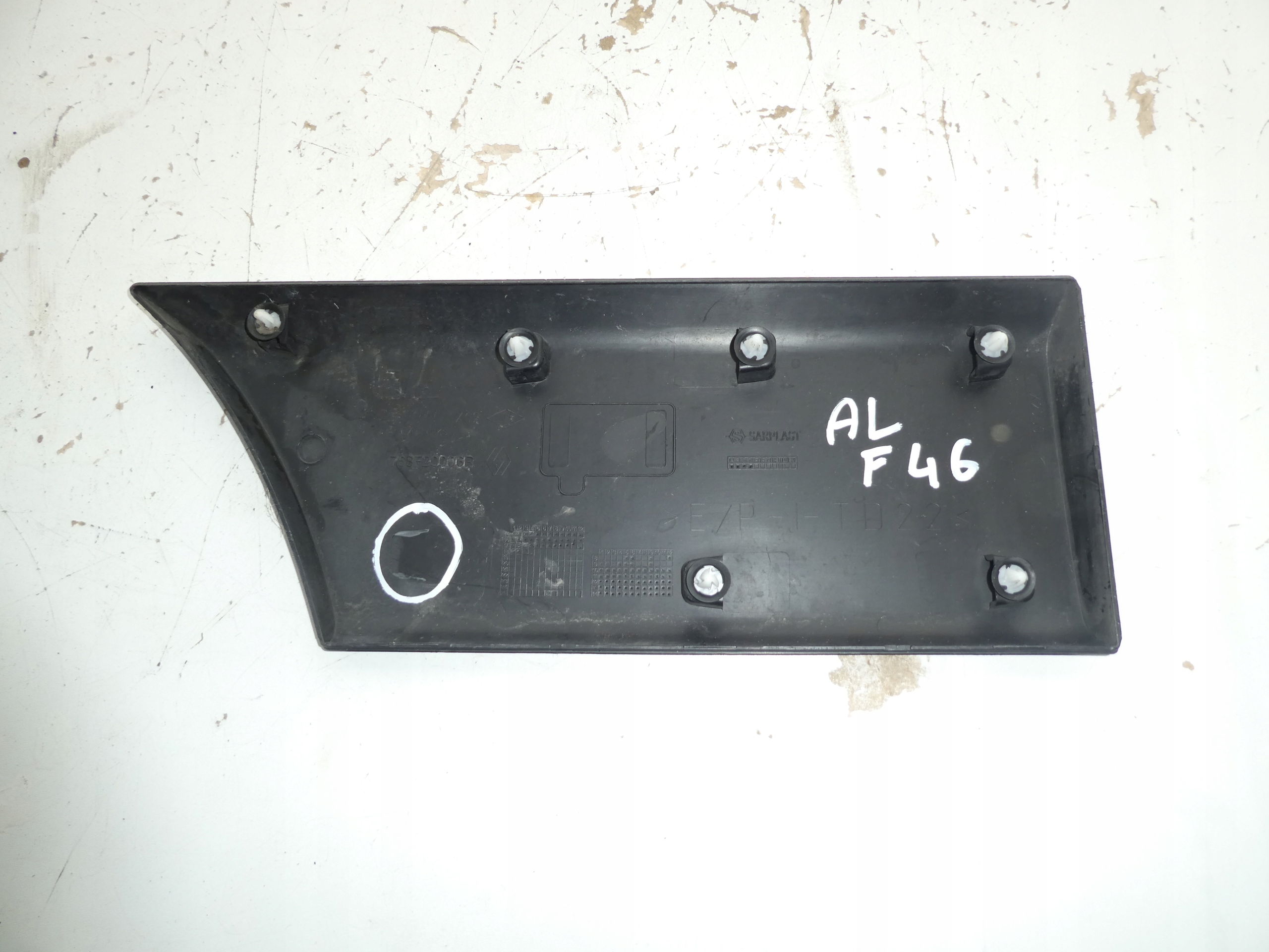 MASTER III moulding side 768F20006R