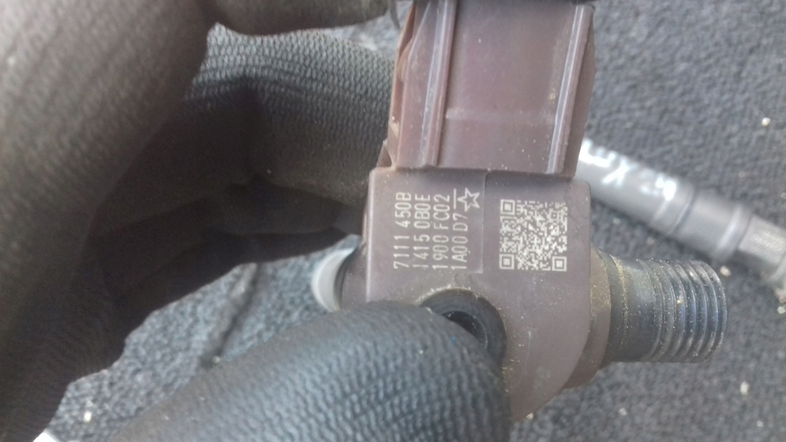 WTRYSKIWACZ 2.4 TOYOTA HILUX VIII 23670-0E020 Numer katalogowy oryginału 23670-0E020