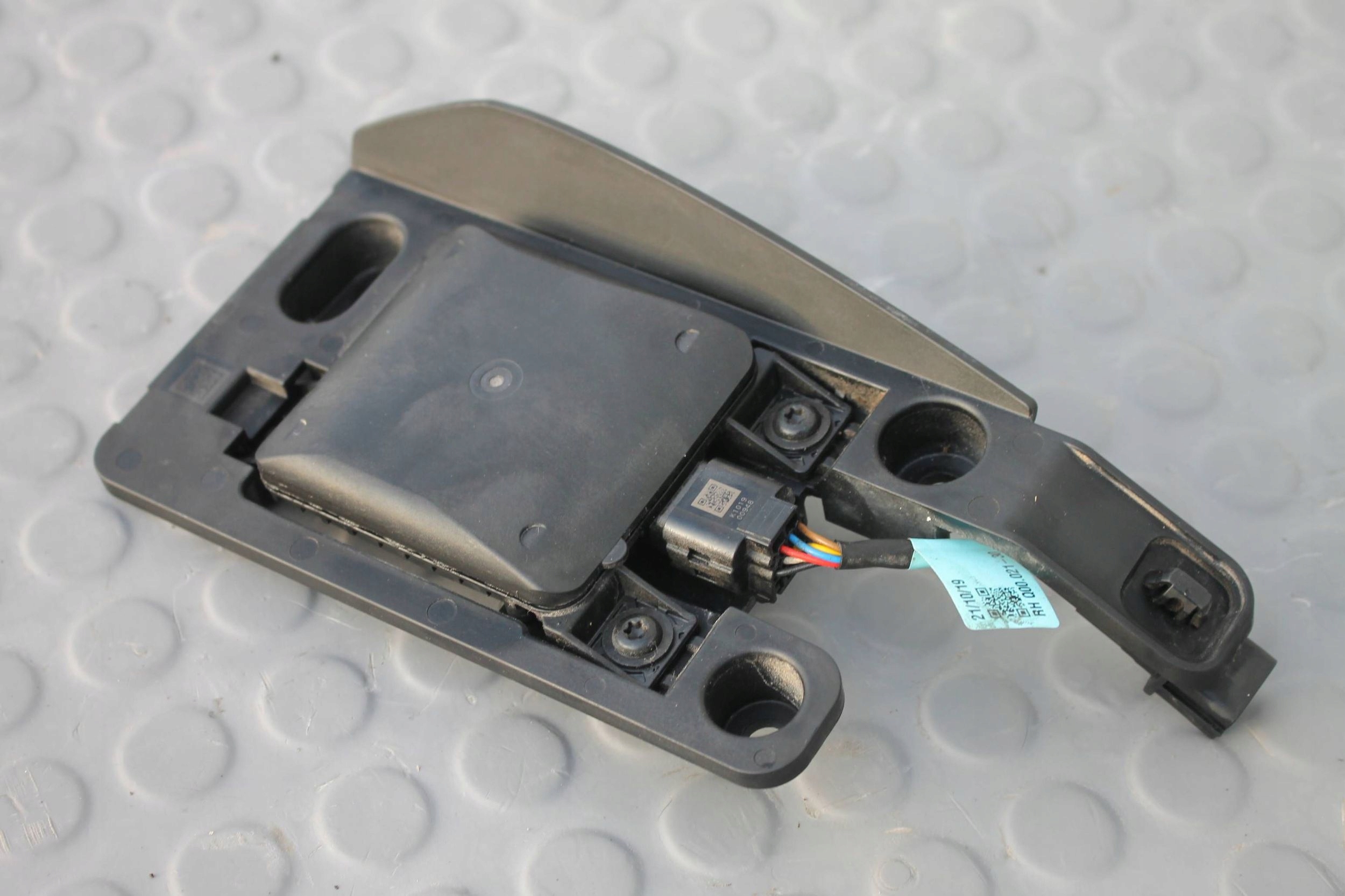 модуль задний правый 99150-H8300 kia STONIC