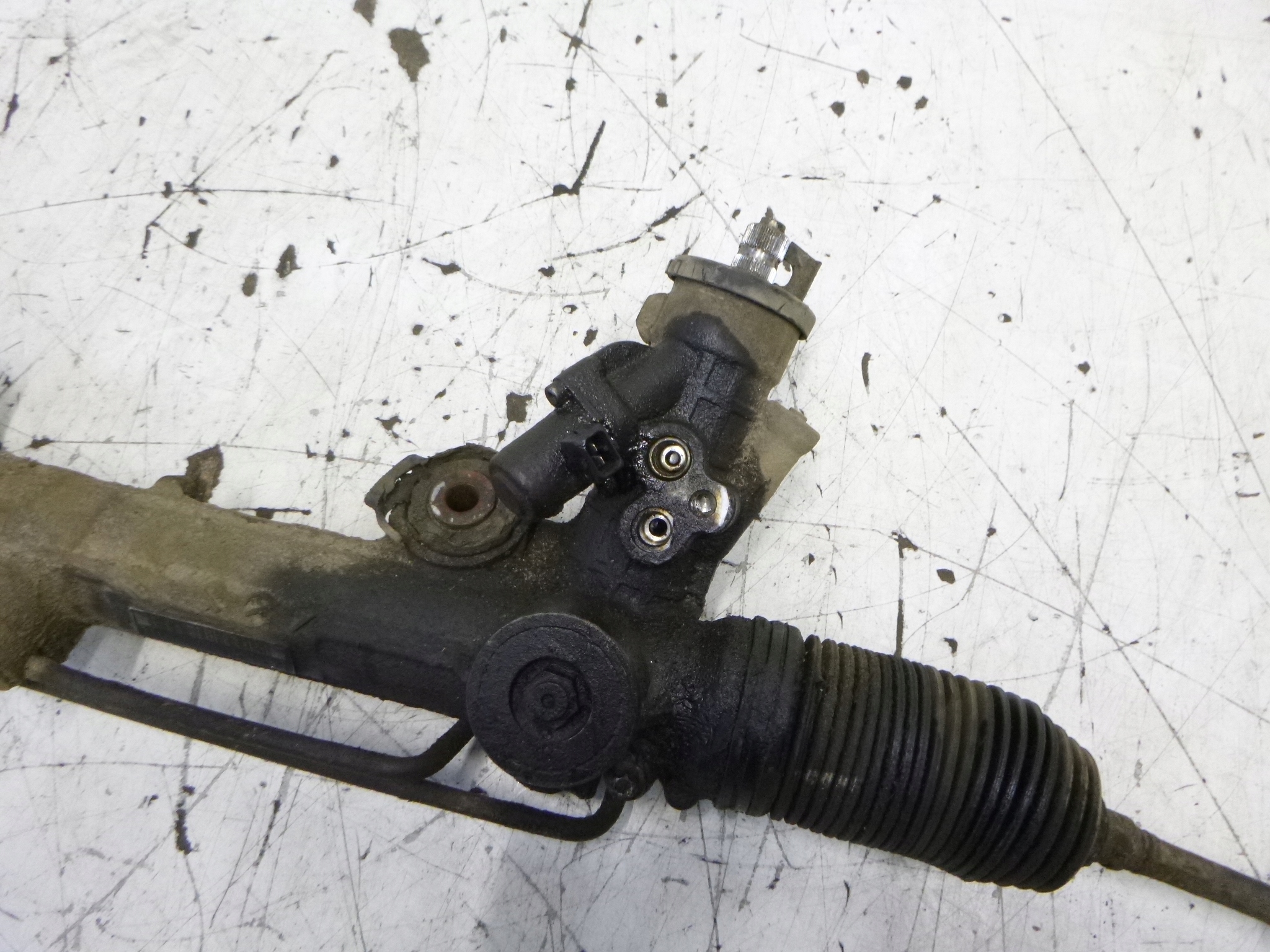 servo control Mercedes W211 3.2 CDI 2005r. 2204600800