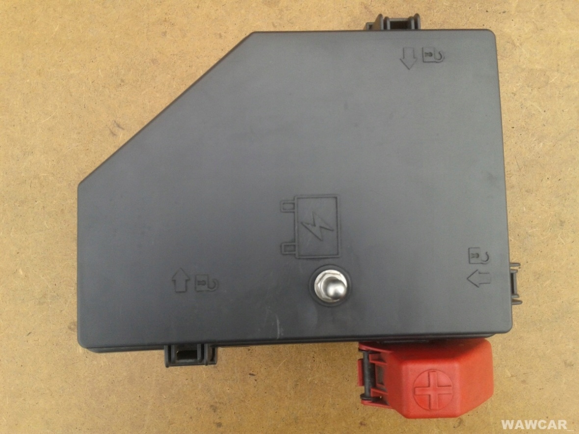 SKRZYNKA BEZPIECZNIKÓW CADILLAC CTS II 3.6 08-14 Typ samochodu Samochody osobowe