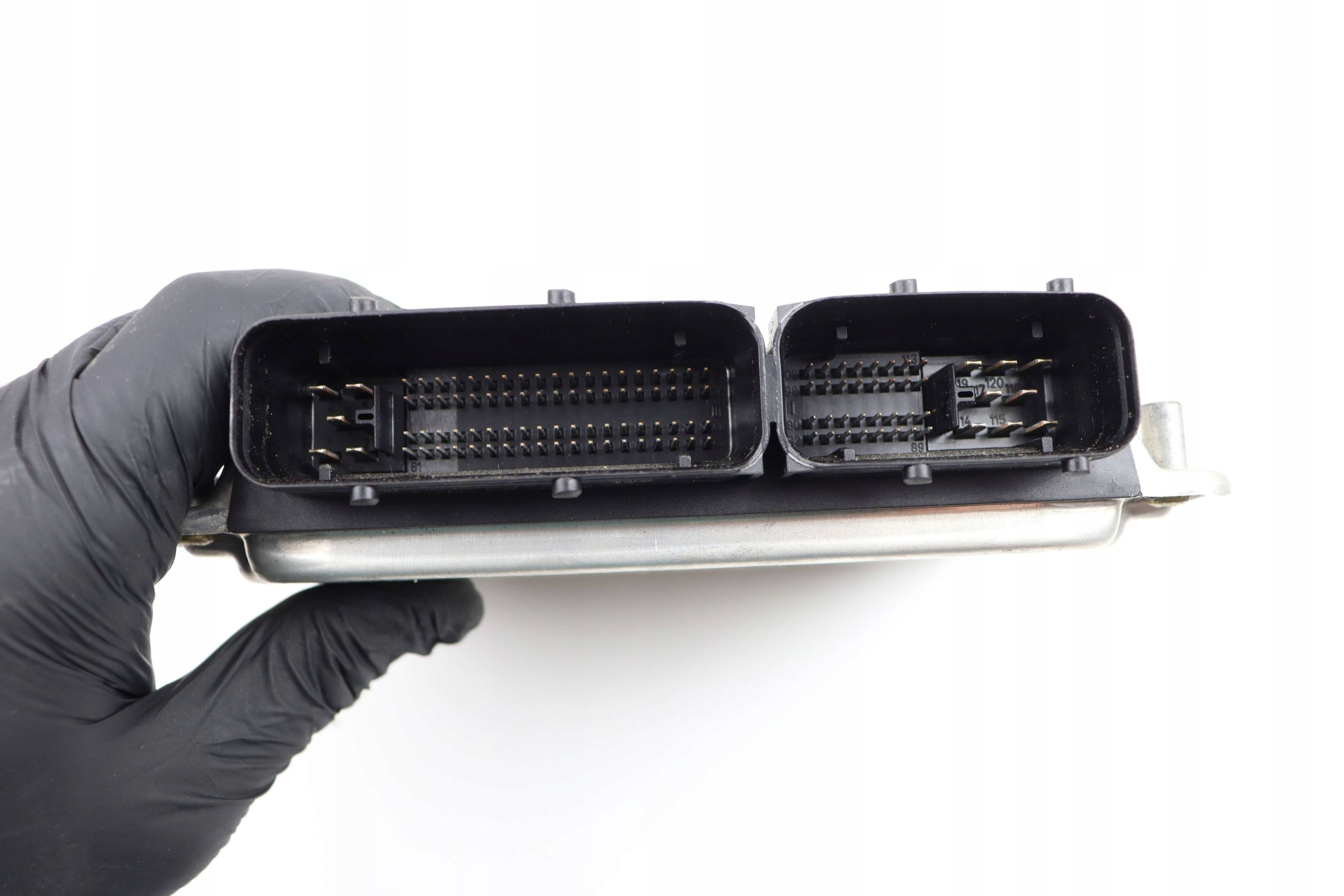 AUDI A4 B6 computer control unit of the engine ECU 3.0 petrol 8E0909559 0261207596