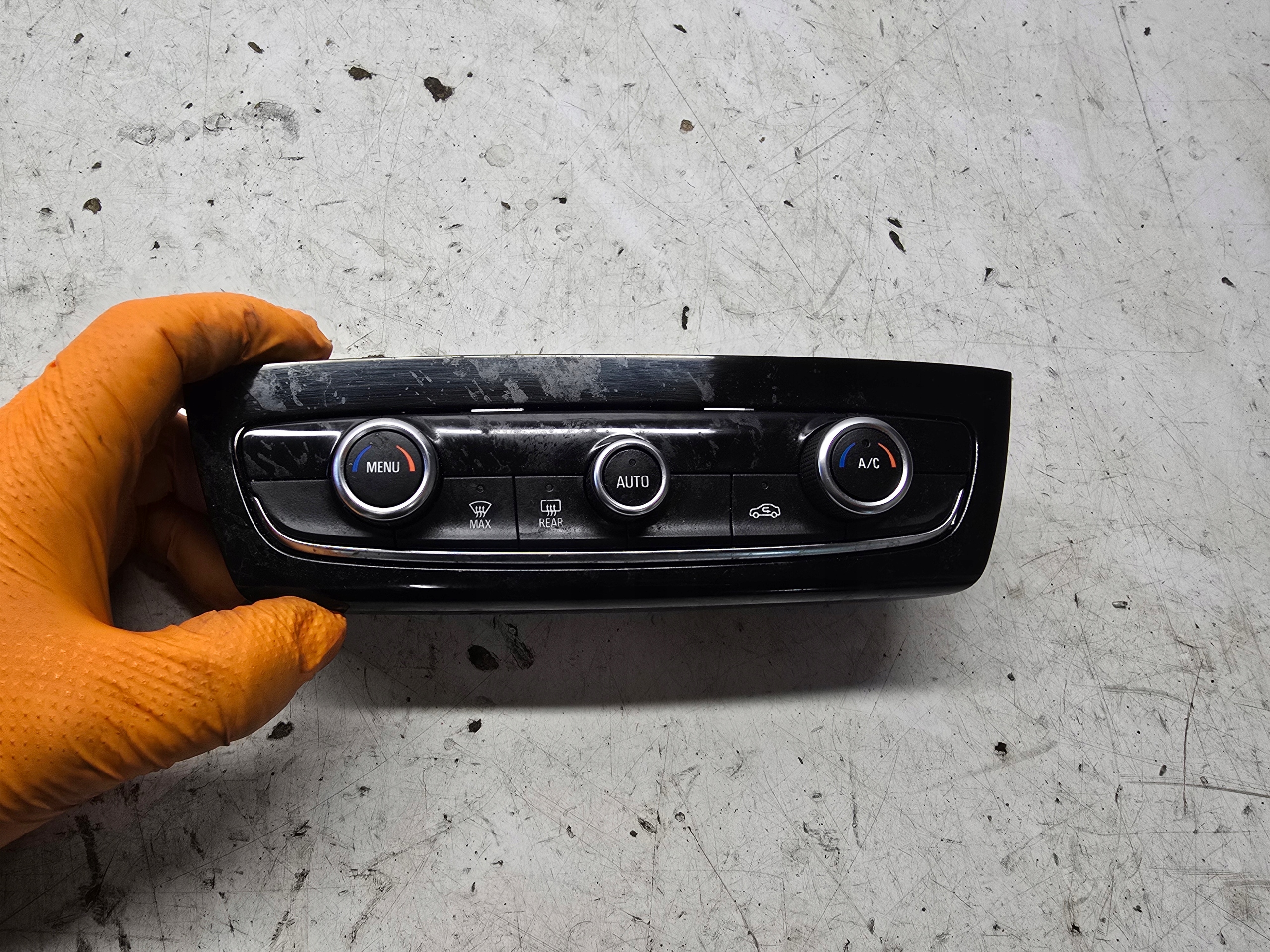 OPEL CORSA-E F ELEKTRYK Unite commande clima Bouches buses 39231053 Manuel KLIMA