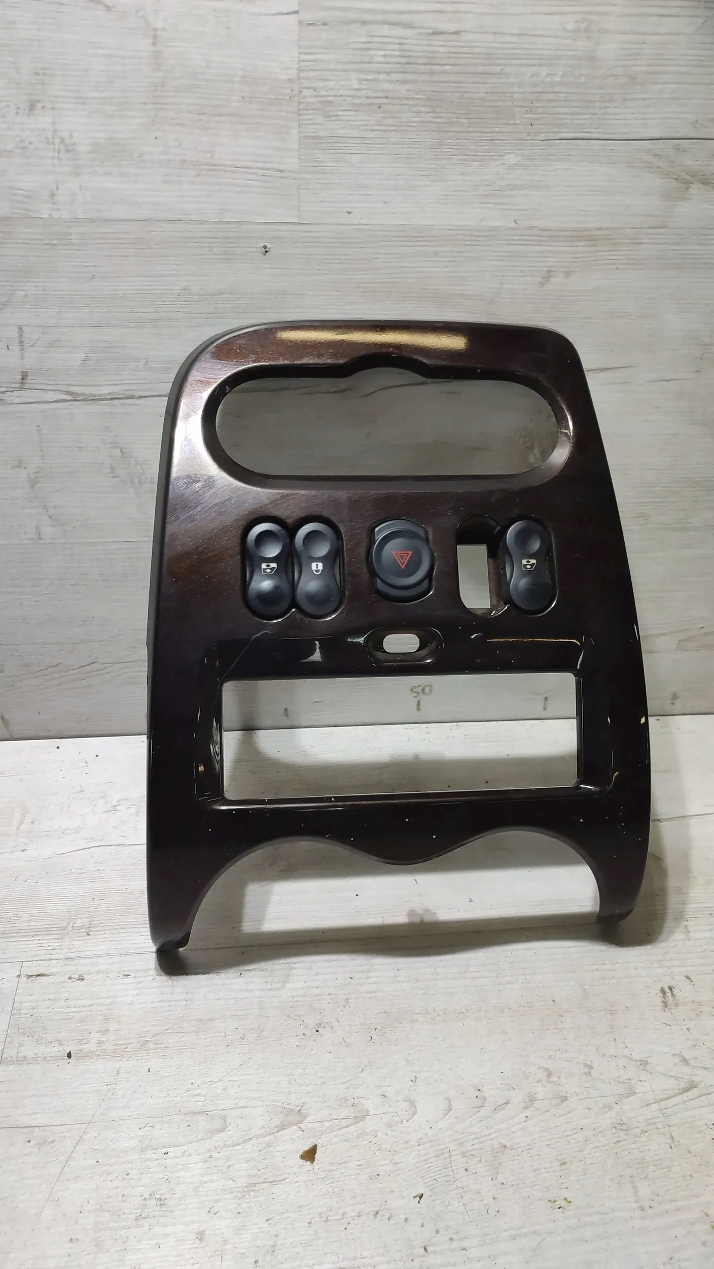 Dacia Sandero 2012 control panel frame of the dashboard