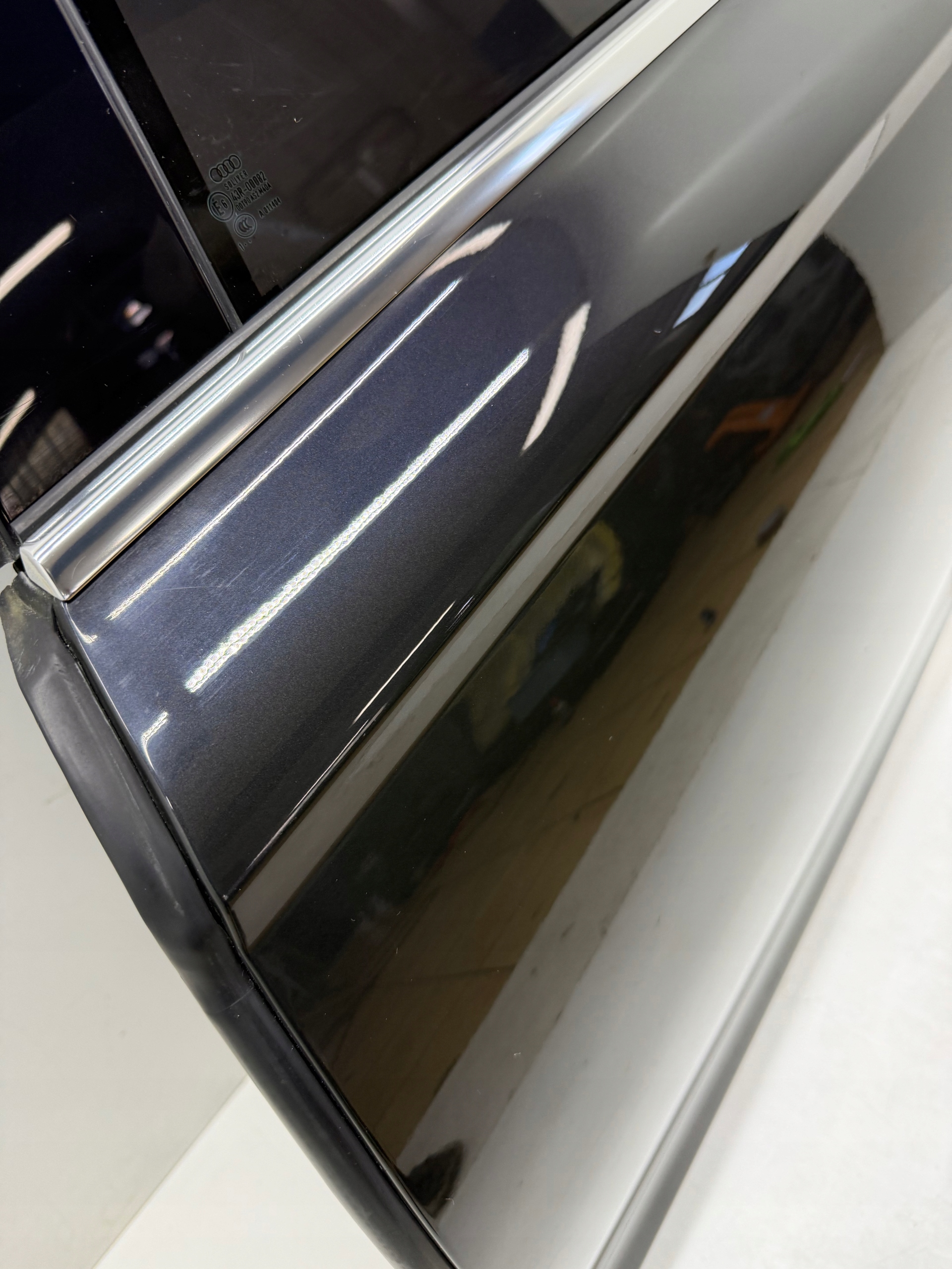 AUDI A6 S6 C7 sedan door left rear part LX7U complete