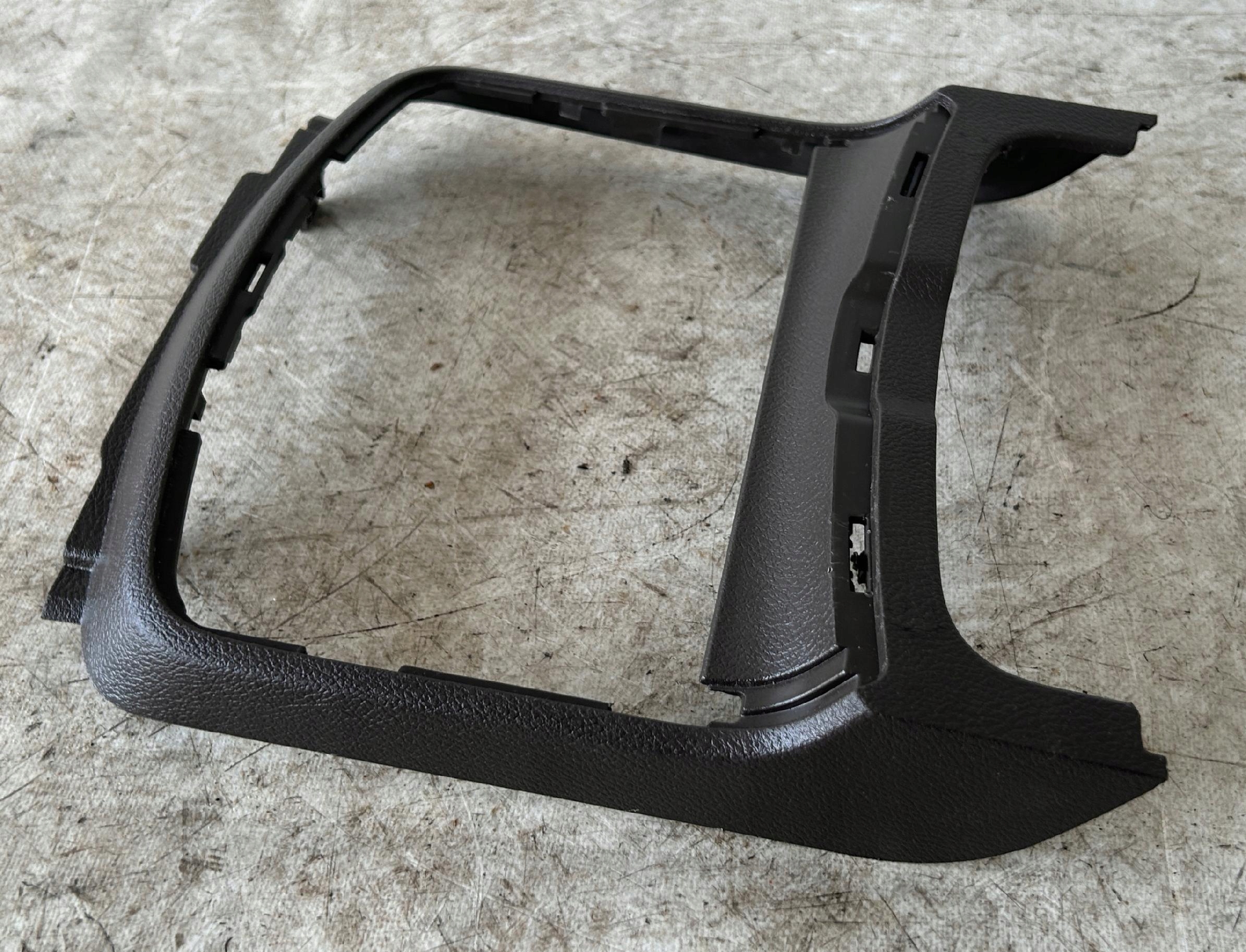 frame TULENU SRODKOWEGO LANCIA THEMA 11- BRAZ
