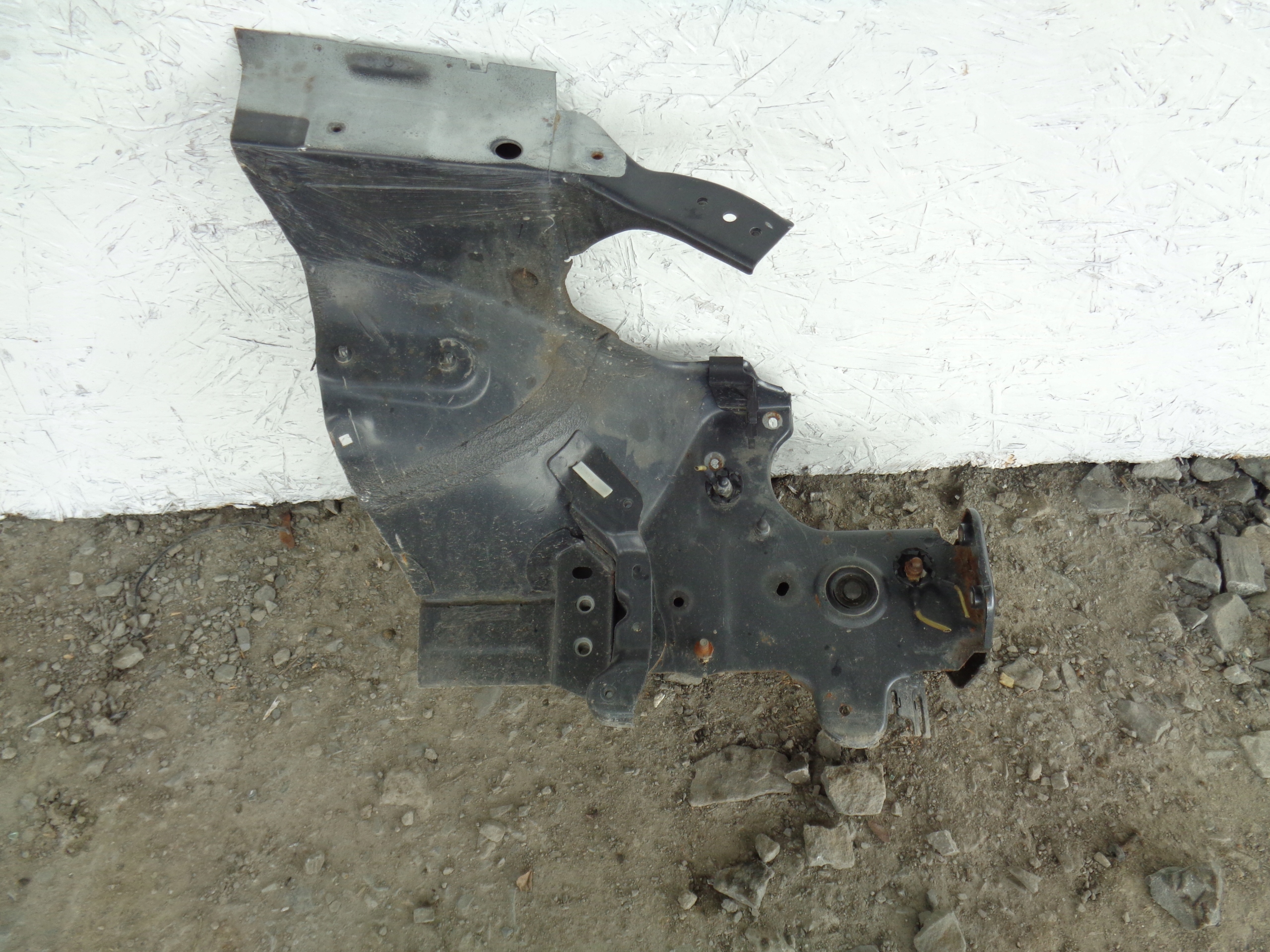 VW JETTA GOLF V VI KOMBI FARTUCH PODŁUŻNICA ĆWIARTKA PLEWA PRZÓD