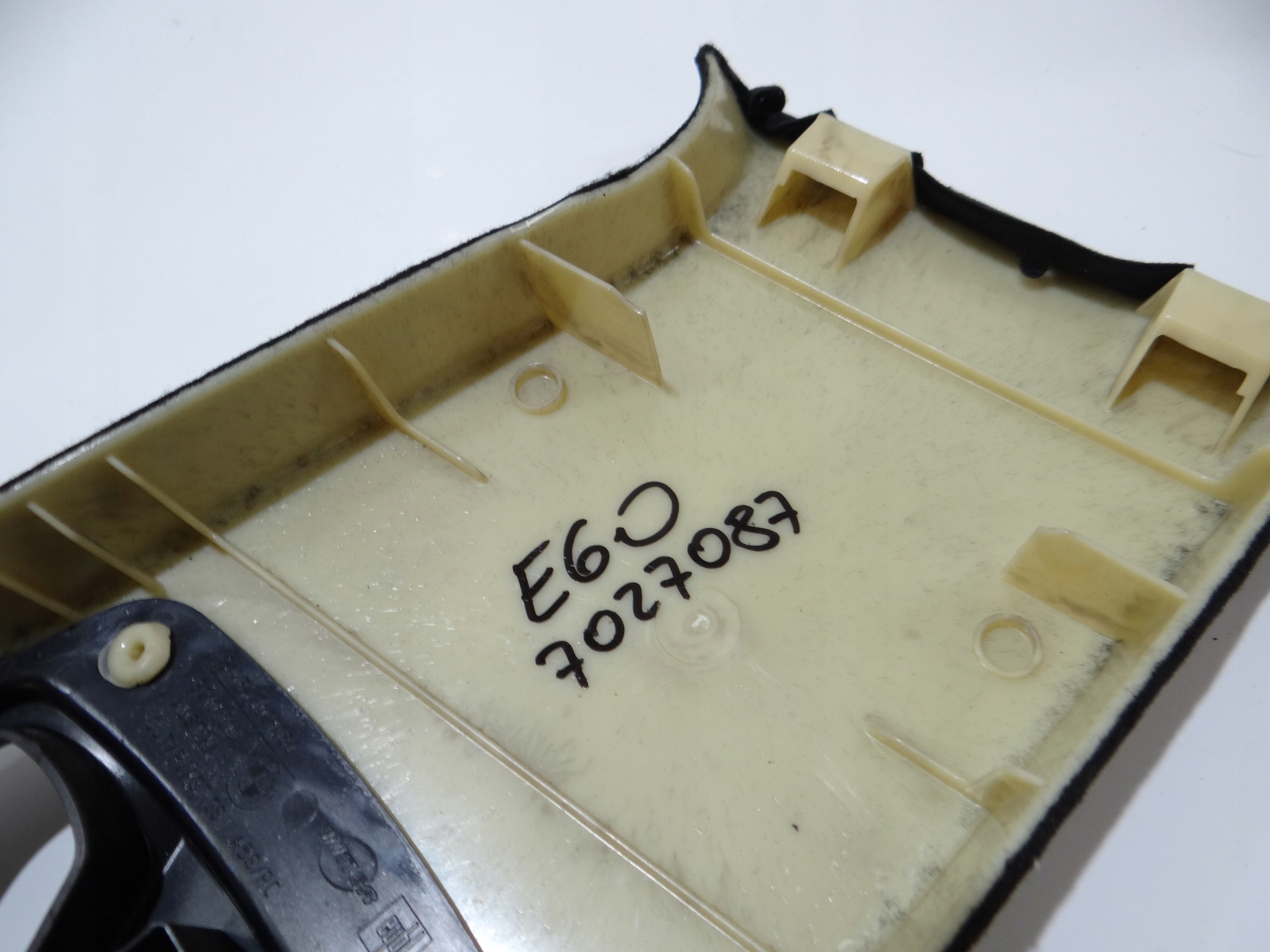Blende Abdeckung Blende Abdeckung SLUPKA links BMW E60 7027087